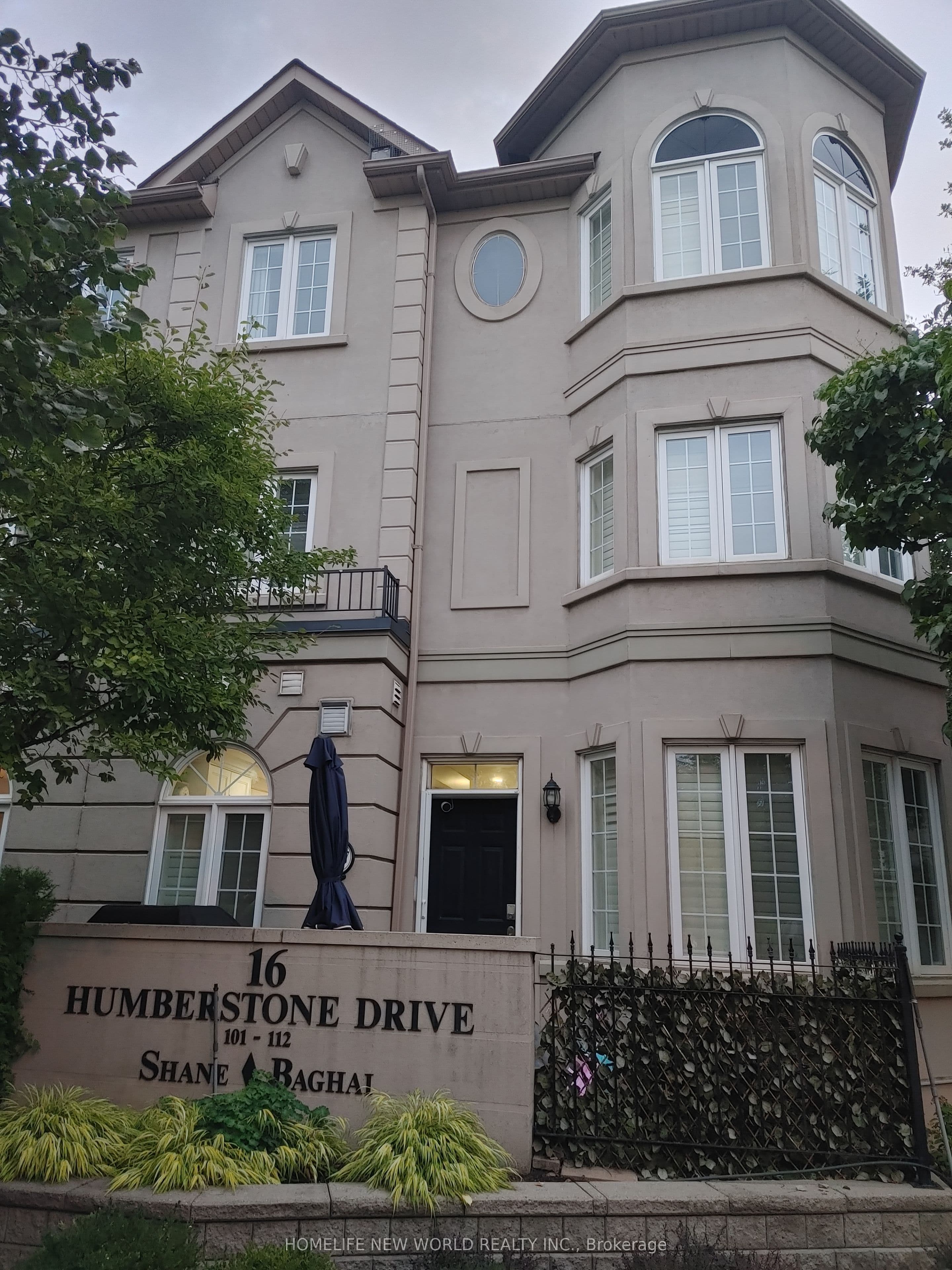 16 Humberstone Drive 102, Toronto, ON M2N 7C1