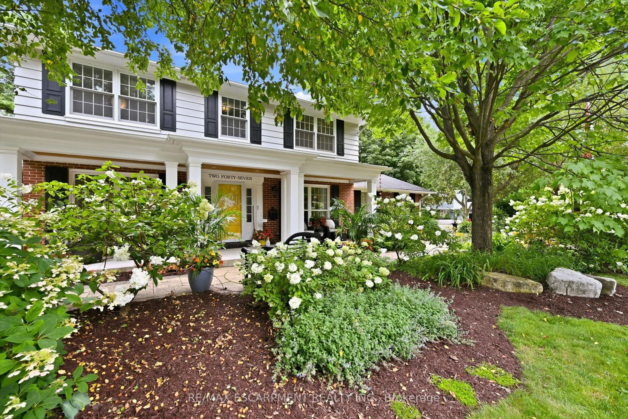 247 Linwood Crescent, Burlington, ON L7L 4A2