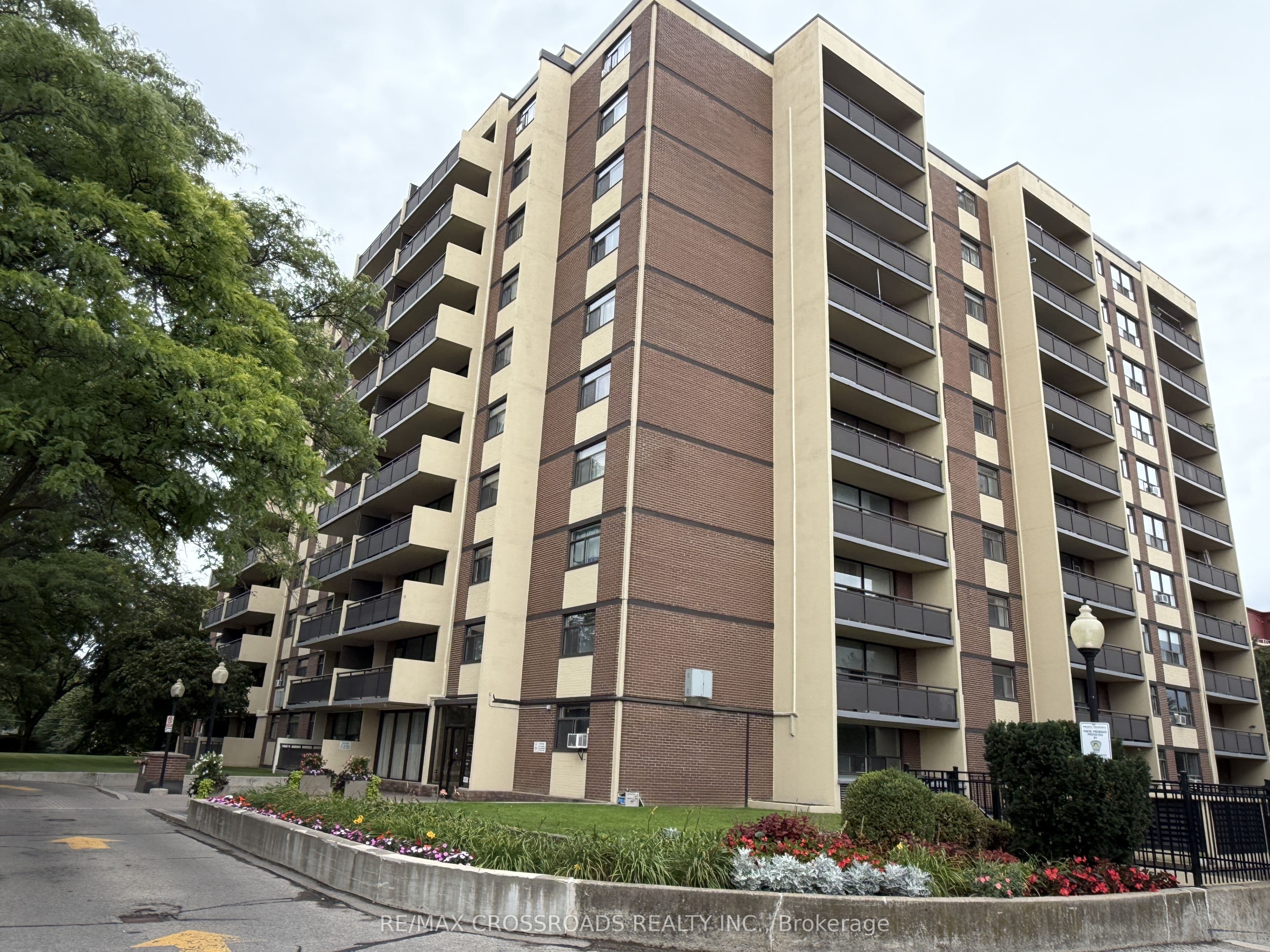5 Frith Road 1004, Toronto, ON M3N 2L5