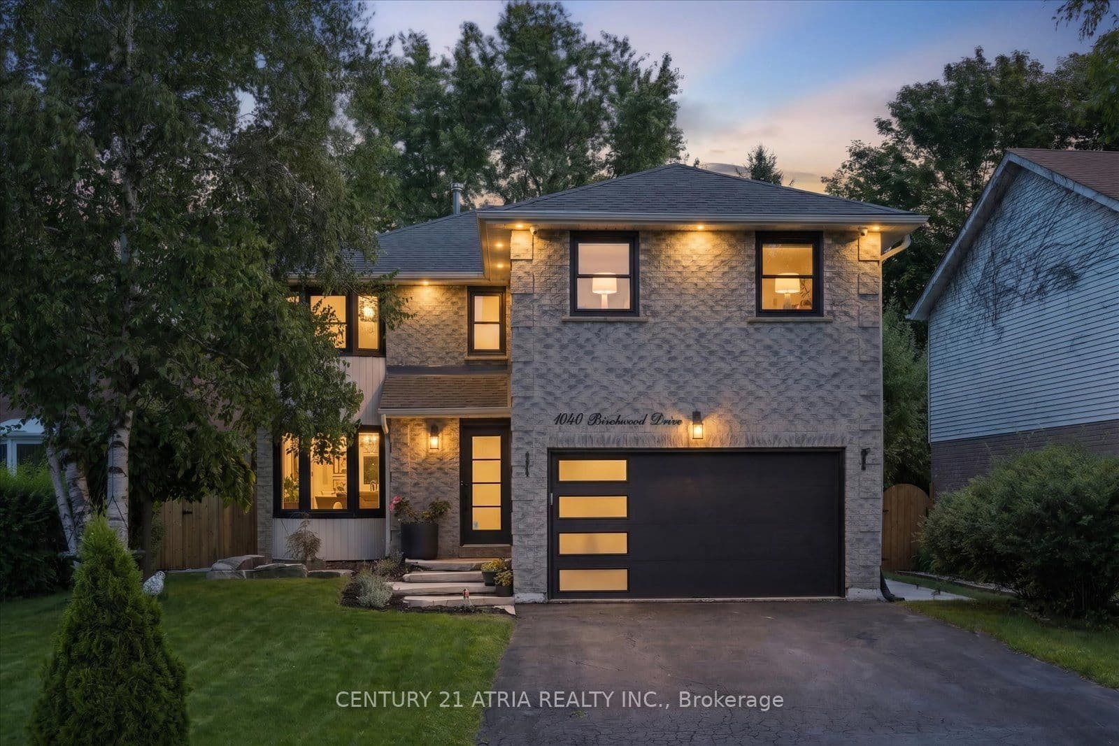 1040 Birchwood Drive, Newmarket, ON L3Y 6J8