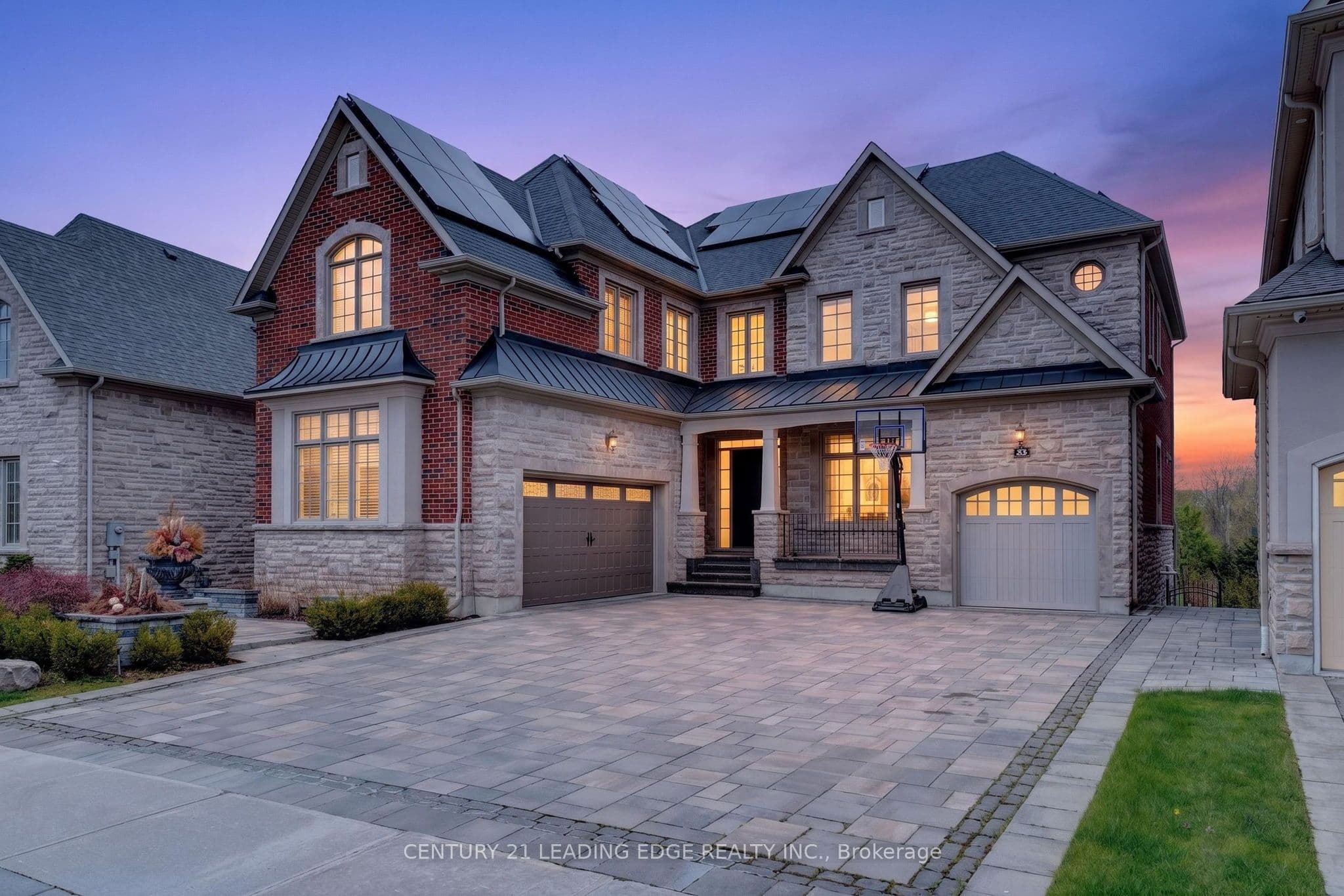 33 Stollery Pond Crescent, Markham, ON L6C 1K4