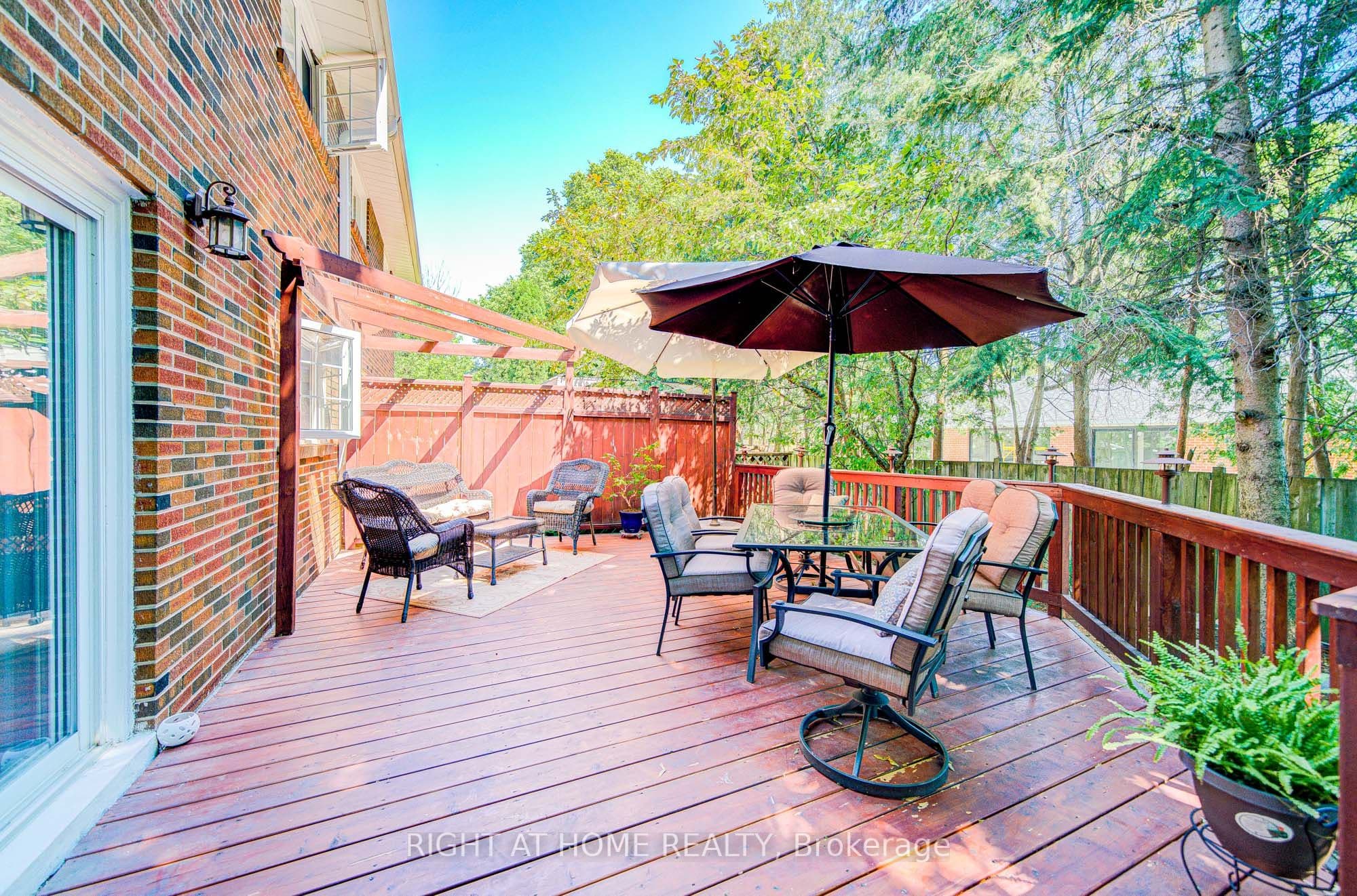 107 Sherwood Forest Drive Back unit, Markham, ON L3P 1P9