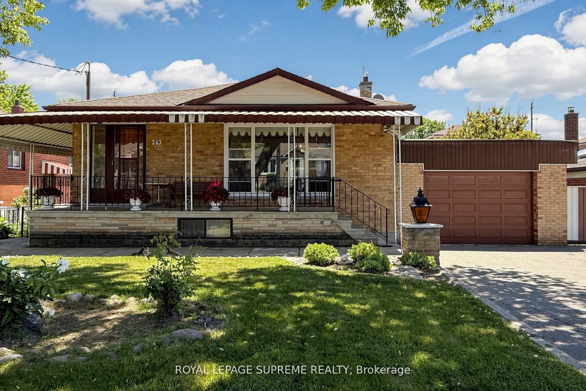 243 Epsom Downs Drive, Toronto, ON M3M 1T3