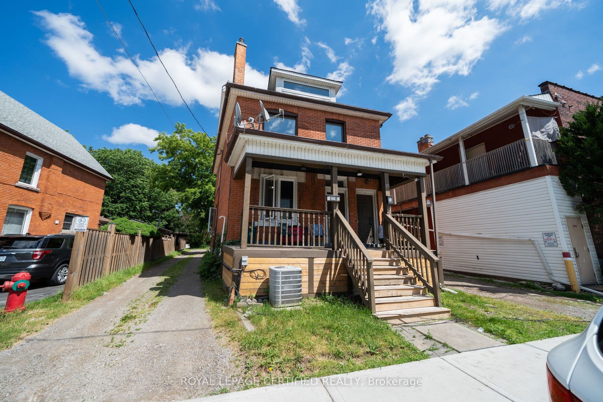 10 Fairleigh Avenue N, Hamilton, ON L8L 6H2