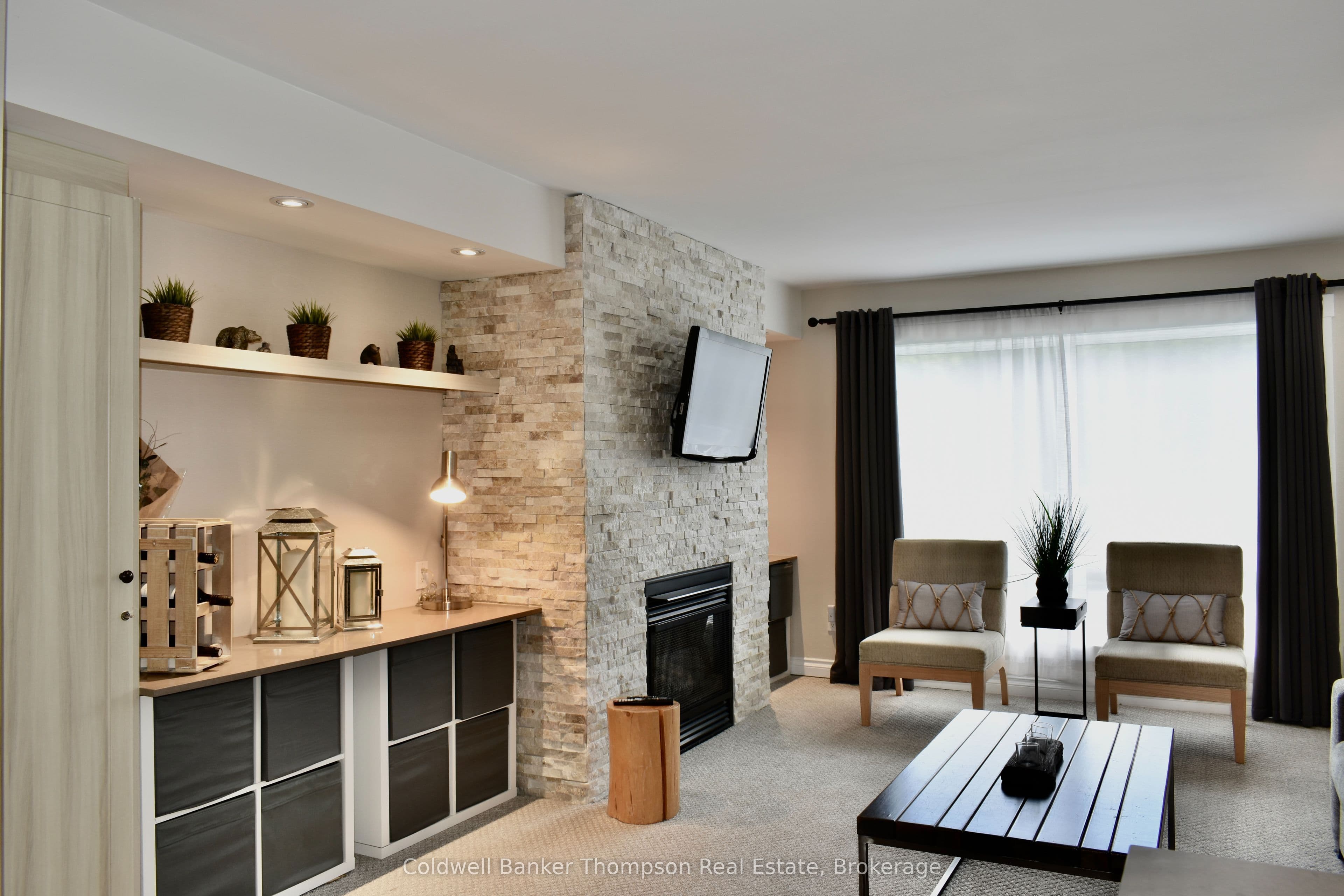 1235 DEERHURST, SUMMIT LODGE Drive 54-208, Huntsville, ON P1H 2E8