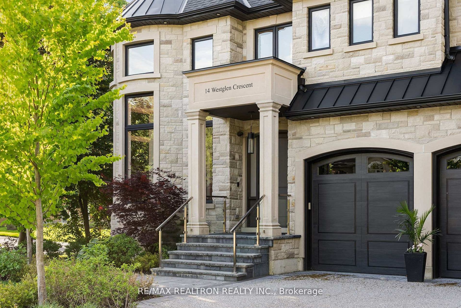 14 Westglen Crescent, Toronto, ON M9B 4R1