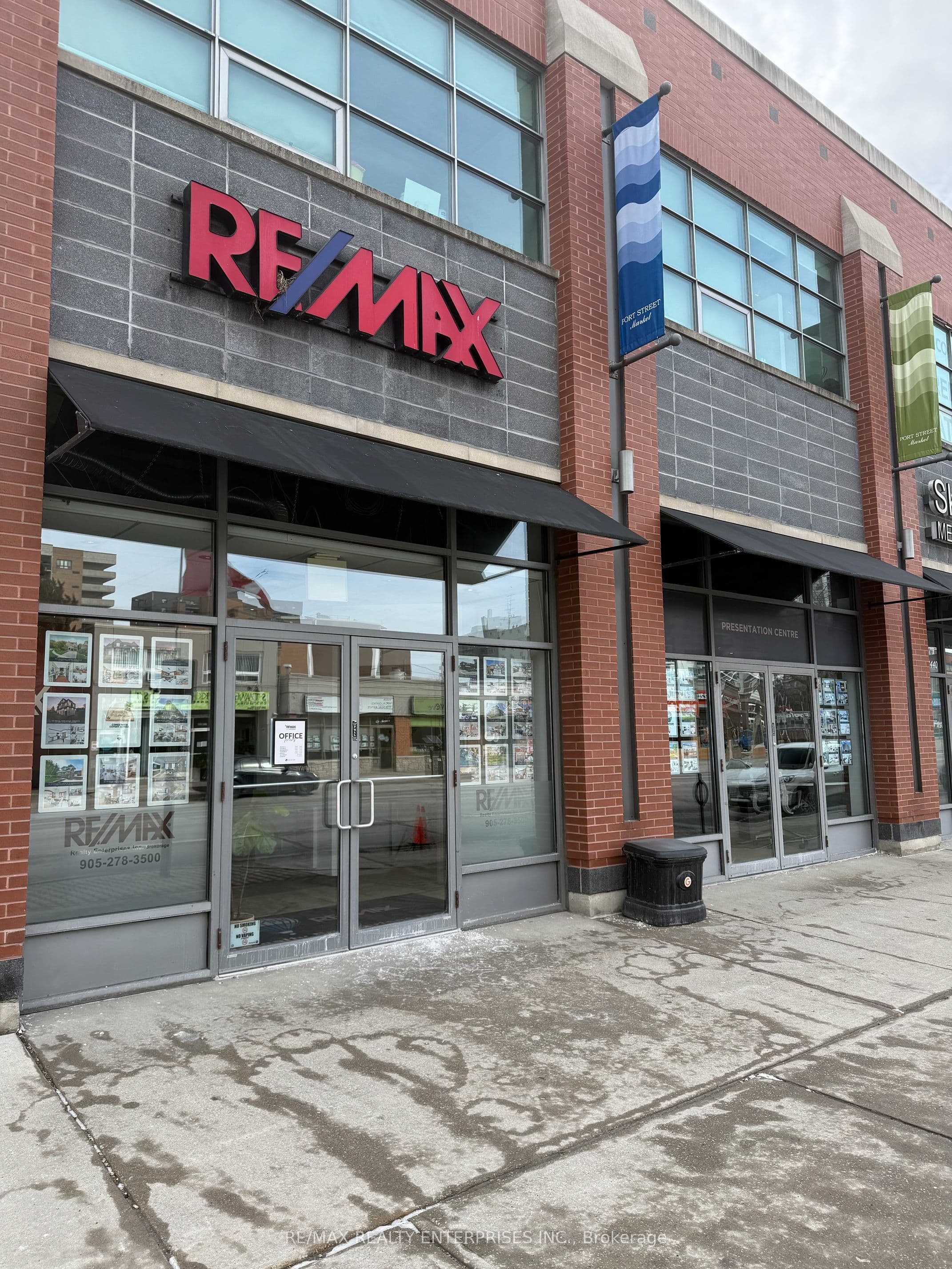 125 Lakeshore Road E C, Mississauga, ON L5G 1E5