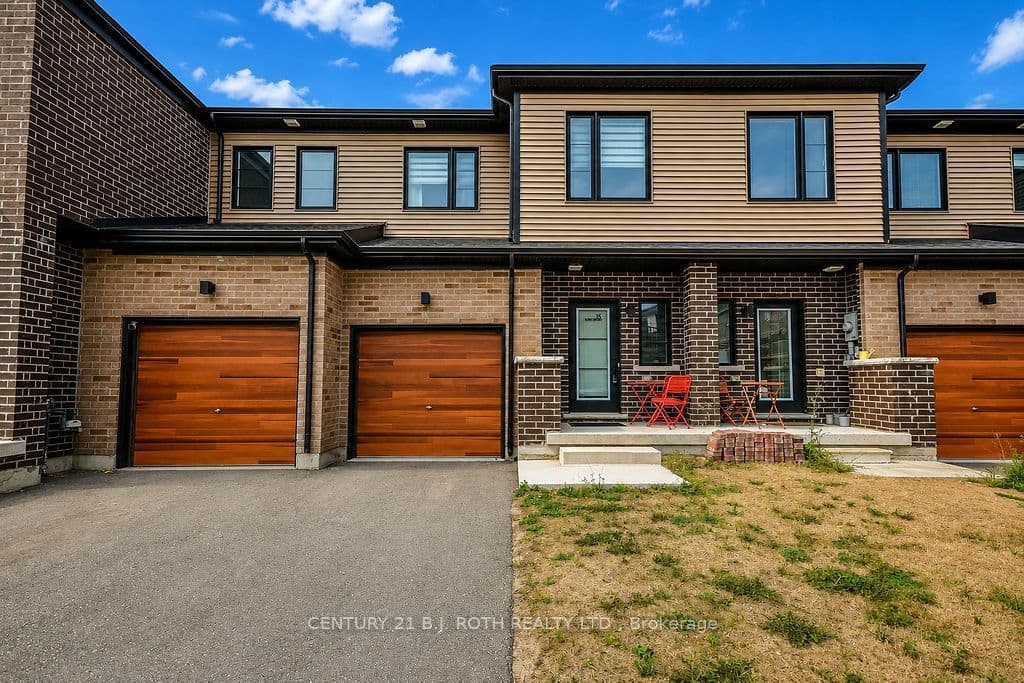 35 Pumpkin Corner Crescent, Barrie, ON L9J 0T5