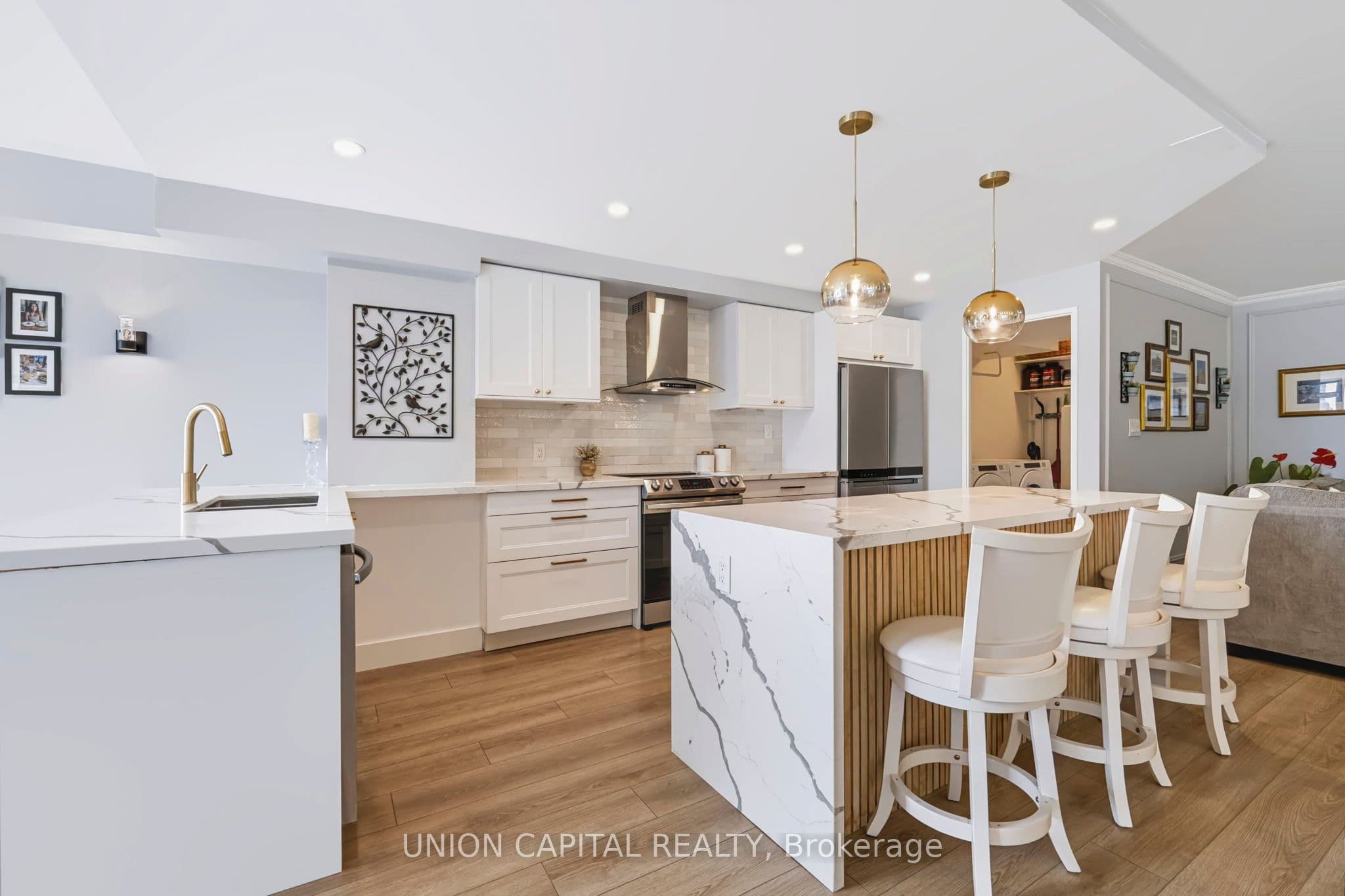 5444 Yonge Street 905, Toronto, ON M2N 6J4