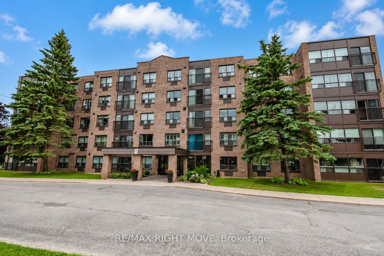 54 Fittons Road W 306, Orillia, ON L3V 3T9