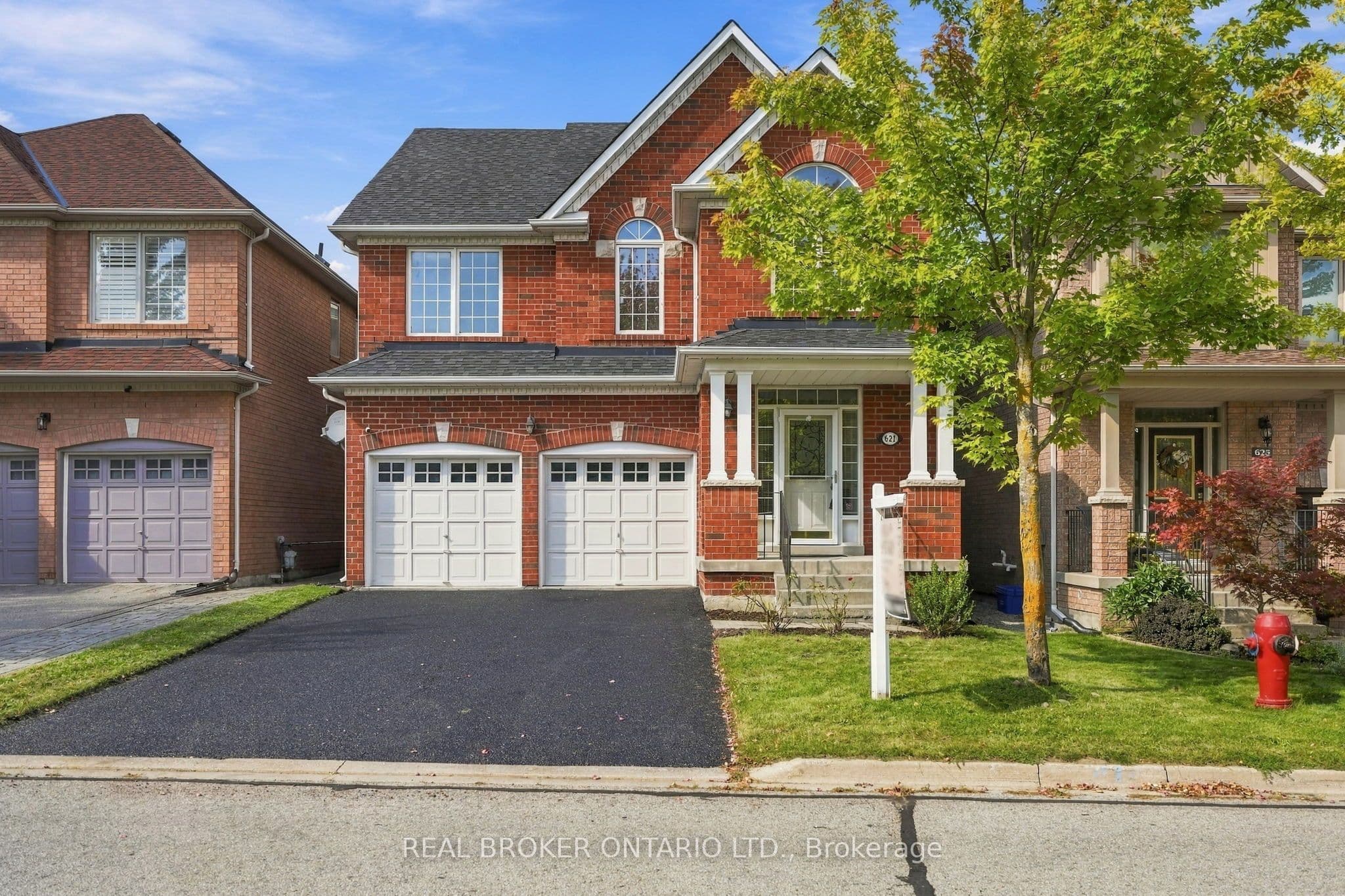 621 Society Crescent, Newmarket, ON L3X 2V8