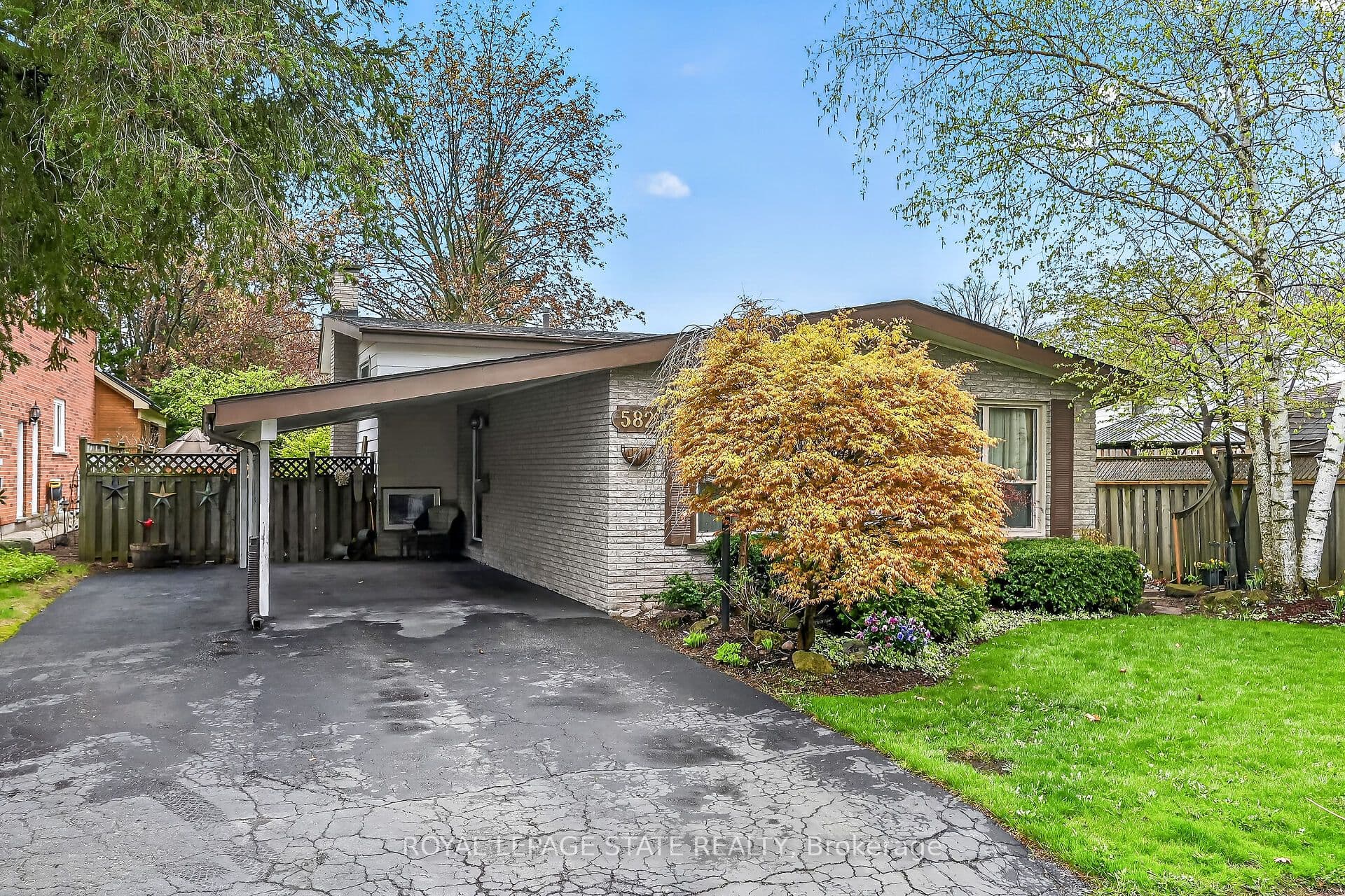 582 Woodview Road, Burlington, ON L7N 3A1