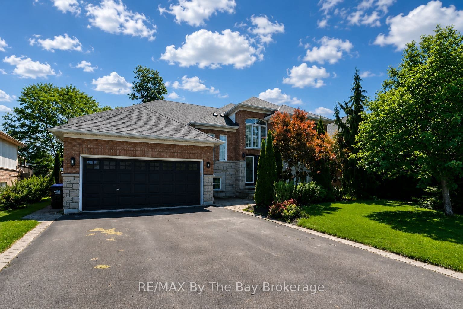121 Royal Beech Drive, Wasaga Beach, ON L9Z 2N2