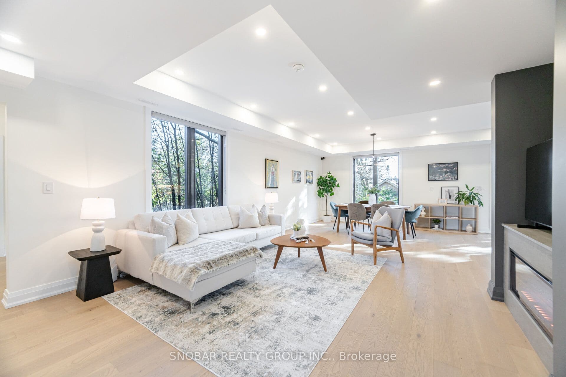 720 Hillman Crescent, Mississauga, ON L4Y 2J2