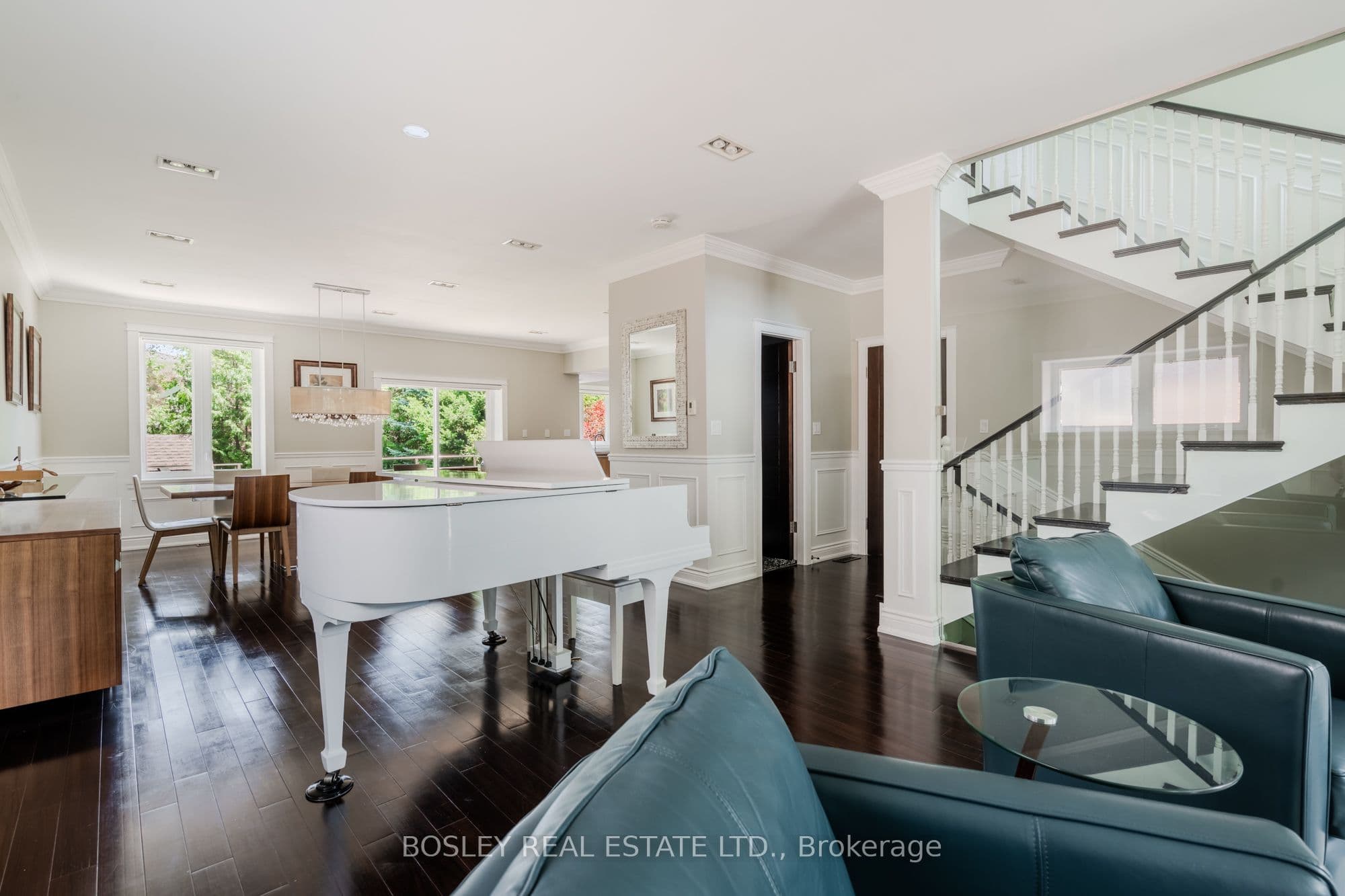 1599 Woodbine Heights Boulevard, Toronto, ON M4B 3A3