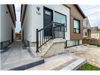 728 ELEVENTH Avenue A, Hamilton, ON L8T 2K8