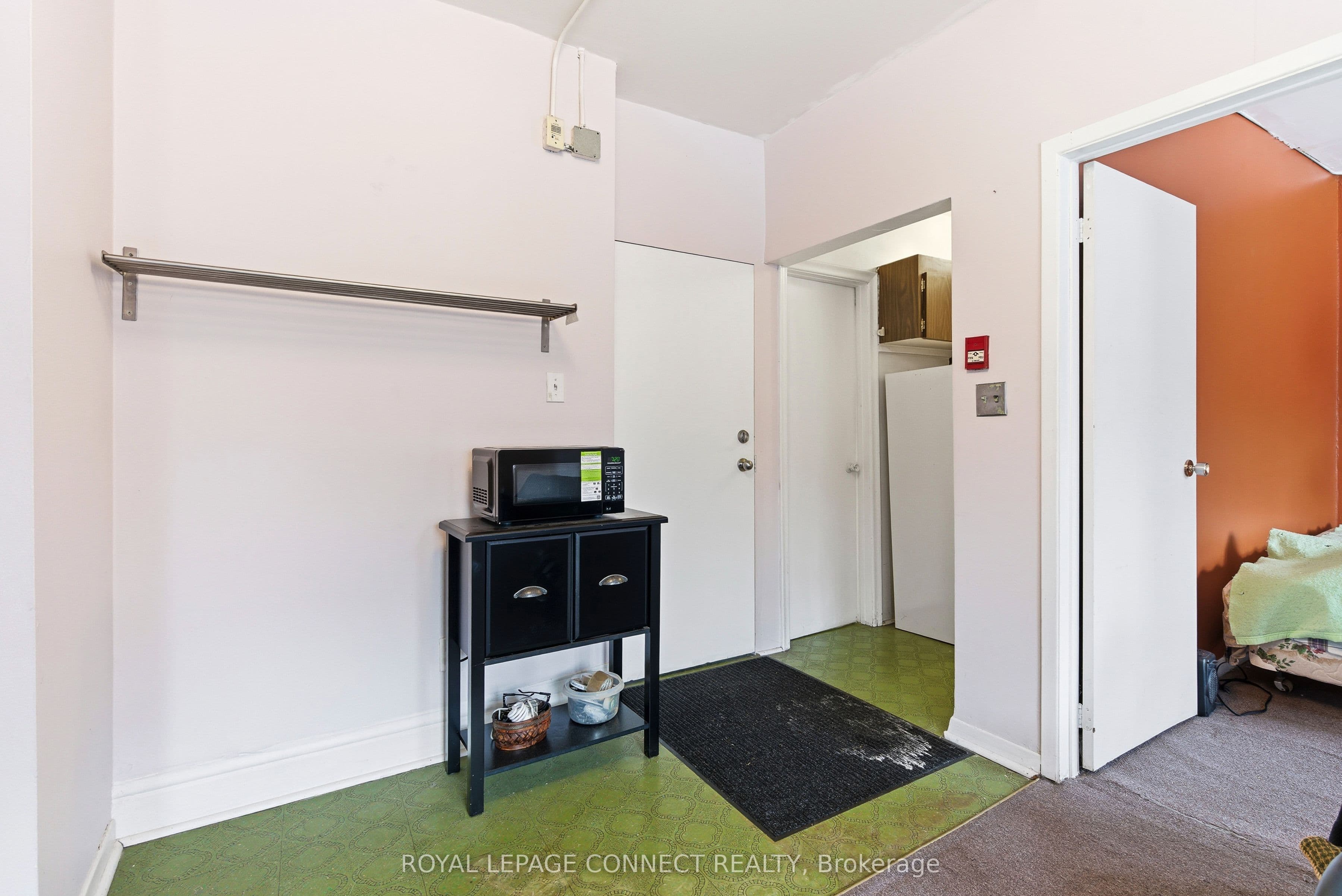 115 Parkside Drive, Toronto, ON M6R 2Y8