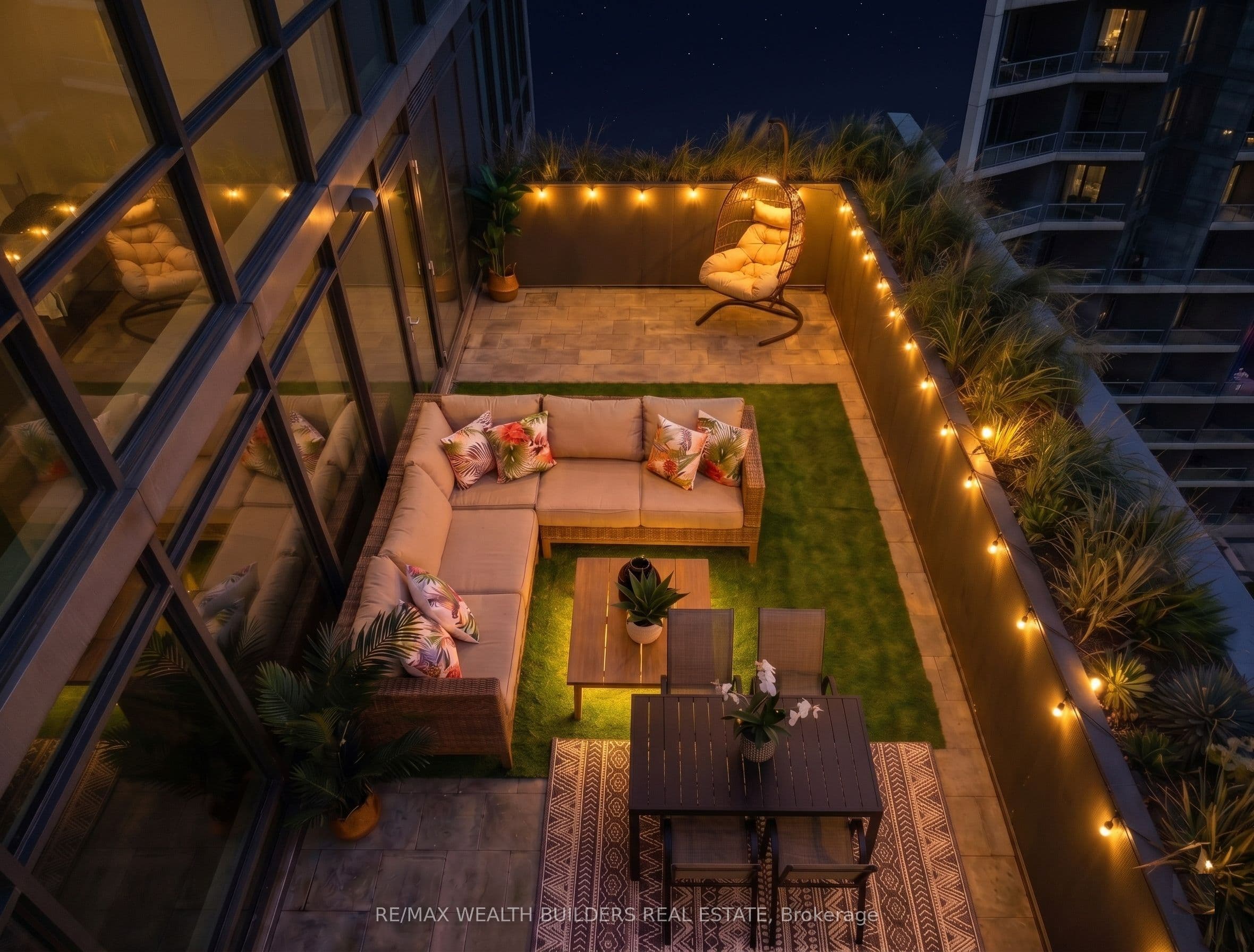 15 Merchants' Wharf Way 1133, Toronto, ON M5A 0N8
