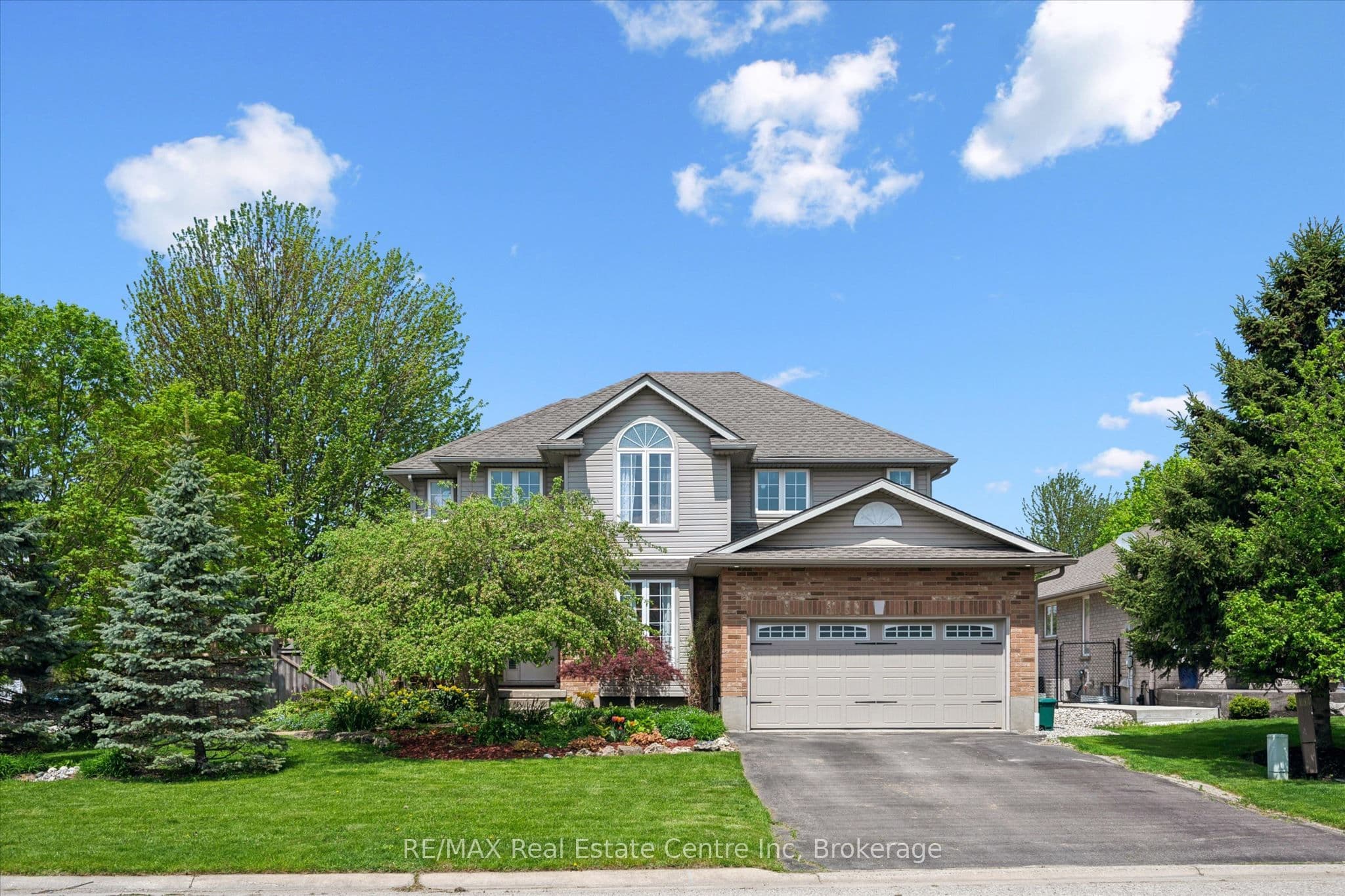 332 Daniel Crescent, Centre Wellington, ON N0B 1S0