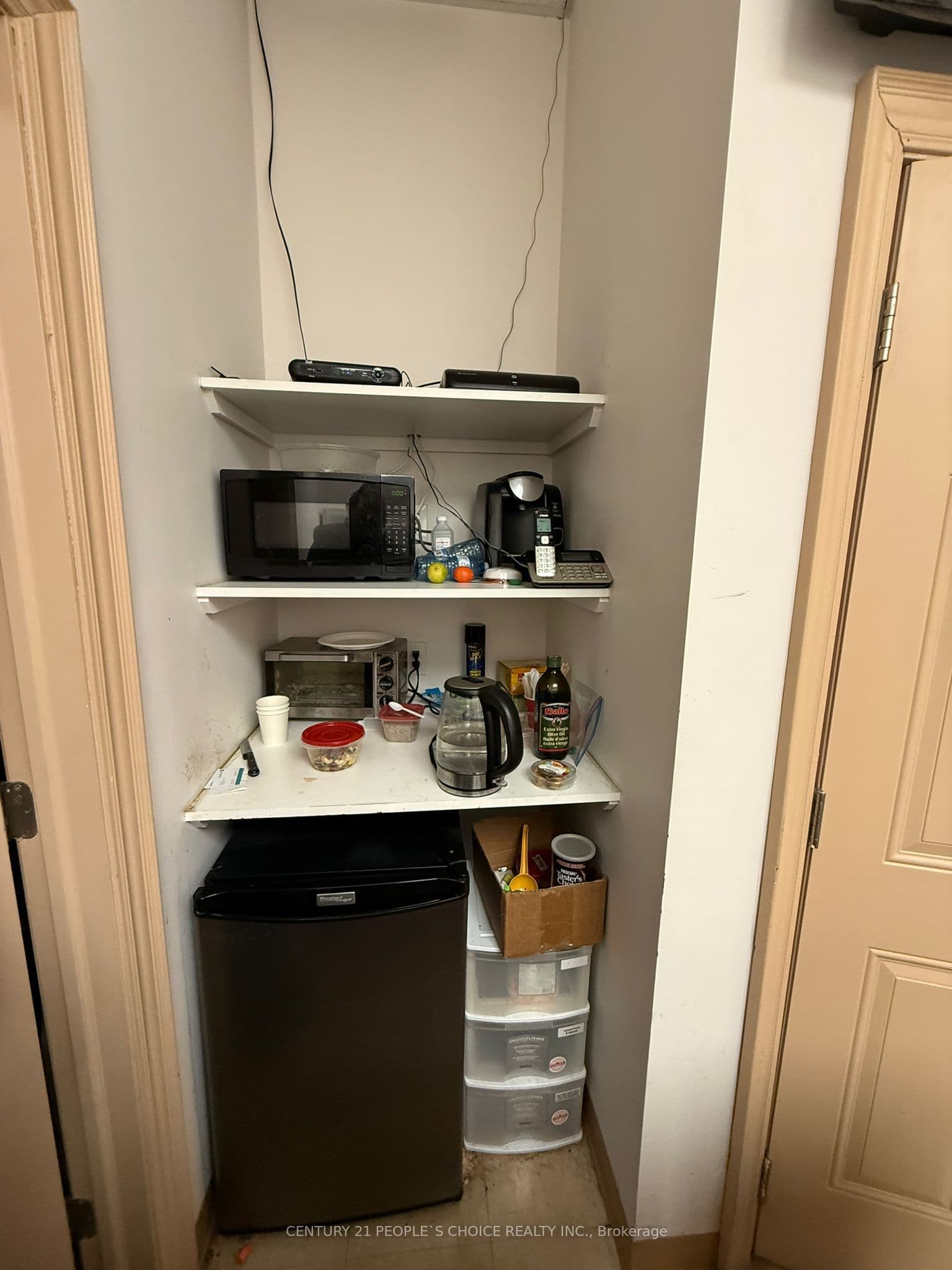 14 Lakeshore Road E 4A, Mississauga, ON L5G 1J6