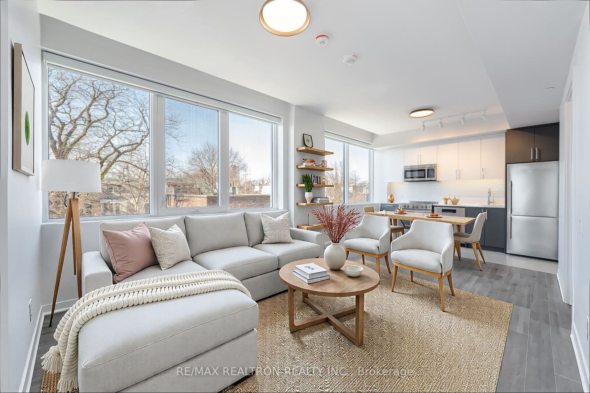 664 Spadina Avenue 203, Toronto, ON M5S 2H7