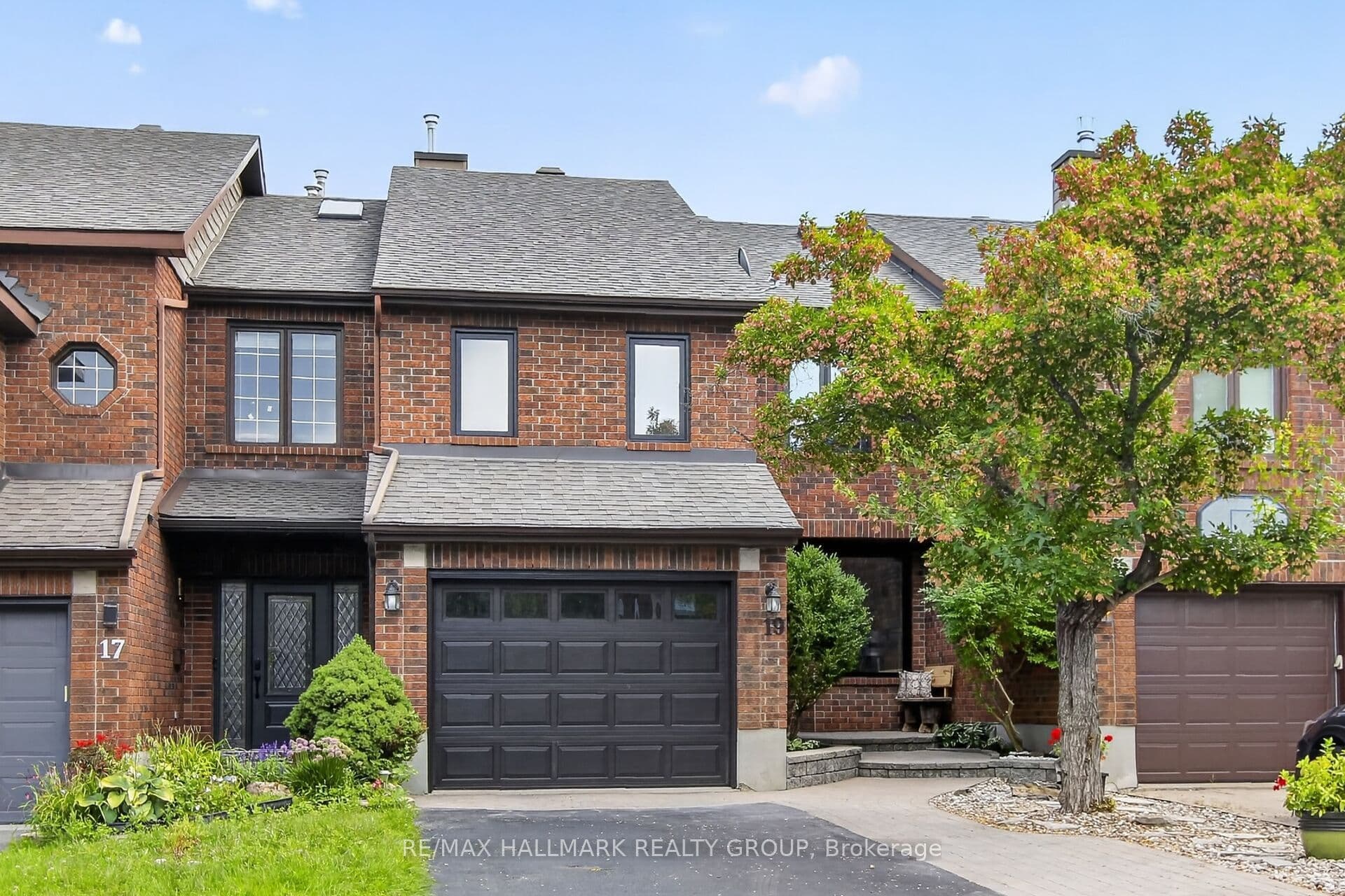 19 Windeyer Crescent, Kanata, ON K2K 2P6