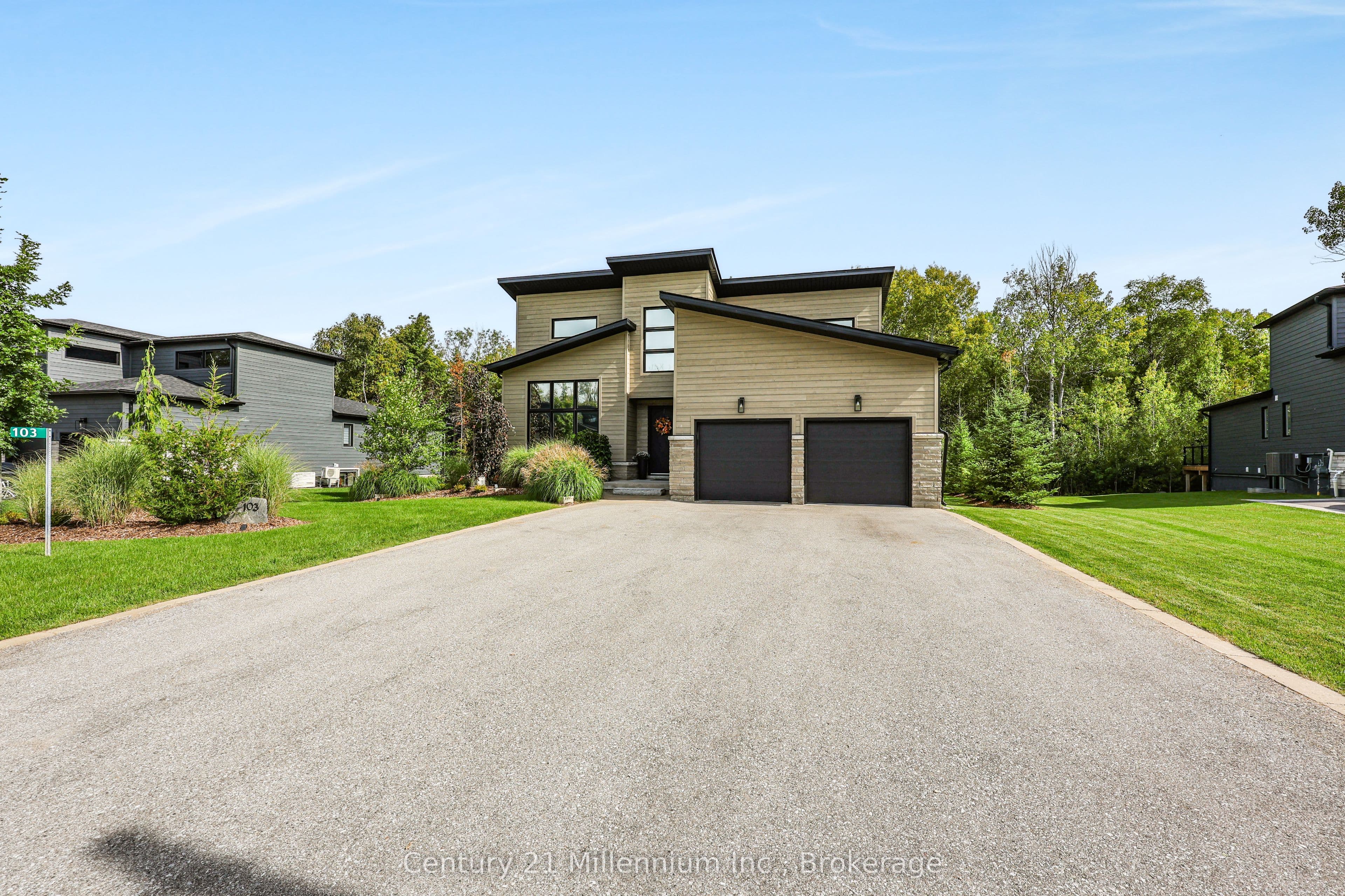 103 Tekiah Road, Blue Mountains, ON N0H 1J0
