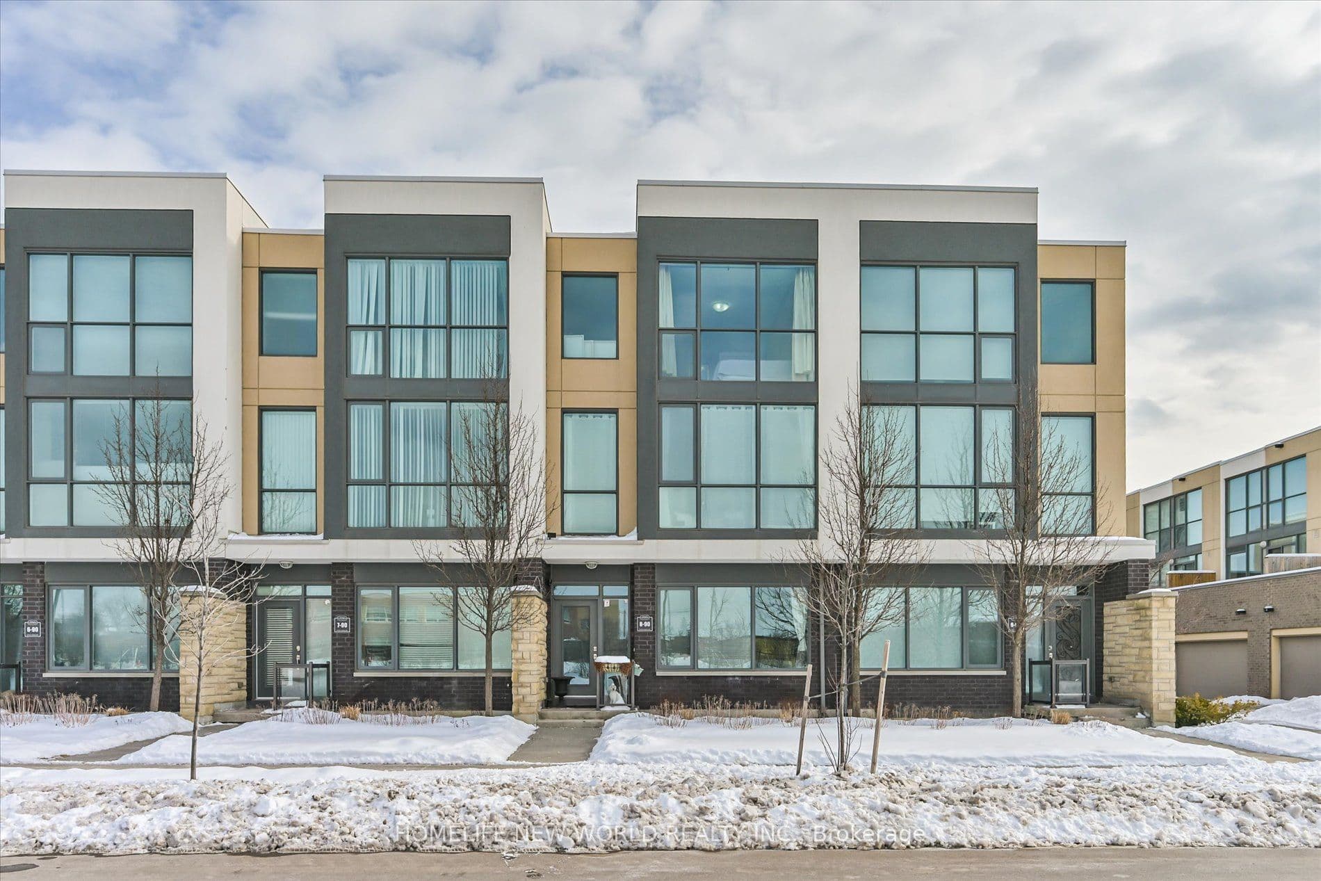 90 Little Creek Road S 8, Mississauga, ON L5R 0E9
