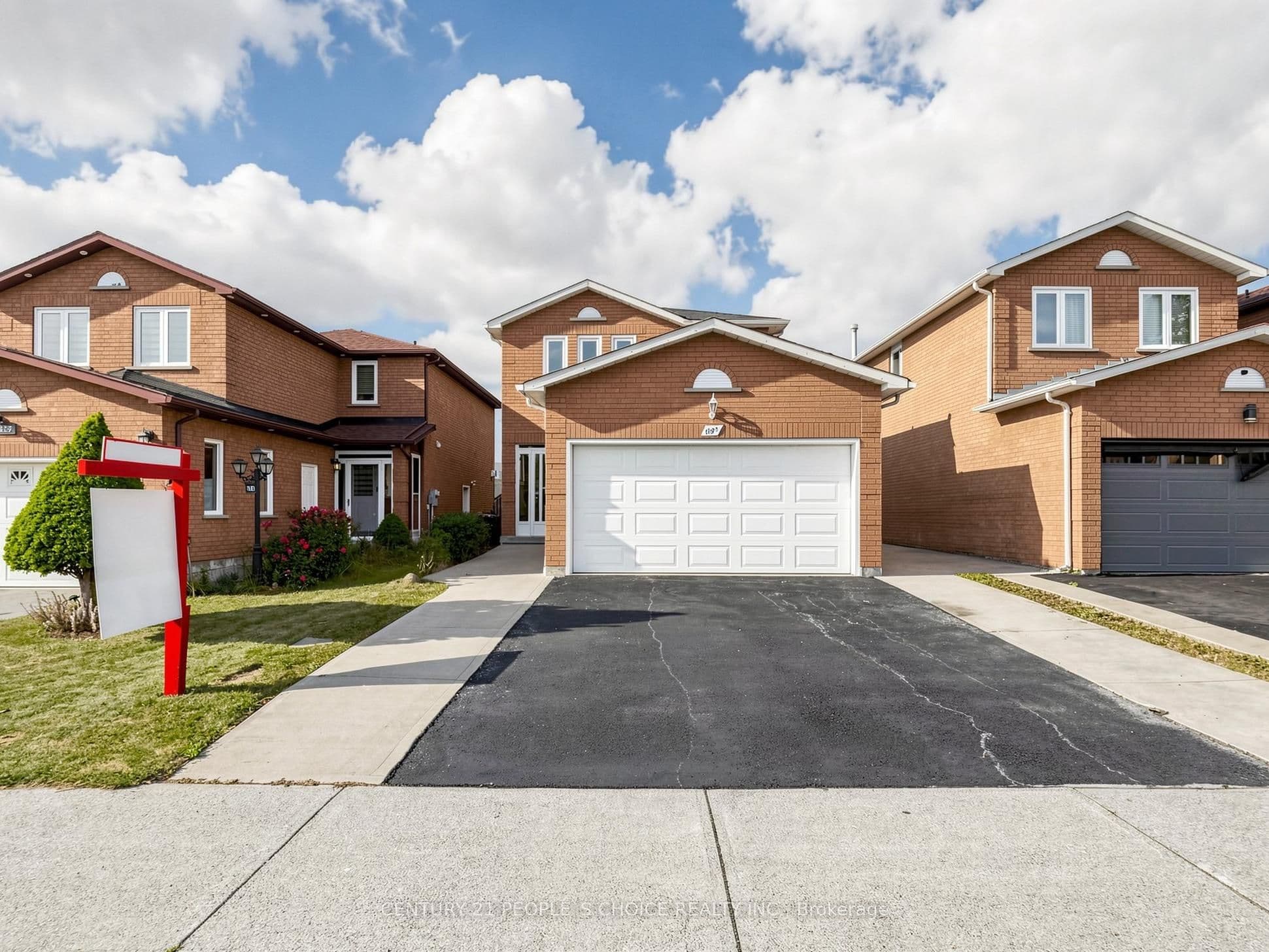1125 Ivandale Drive, Mississauga, ON L5V 1A9