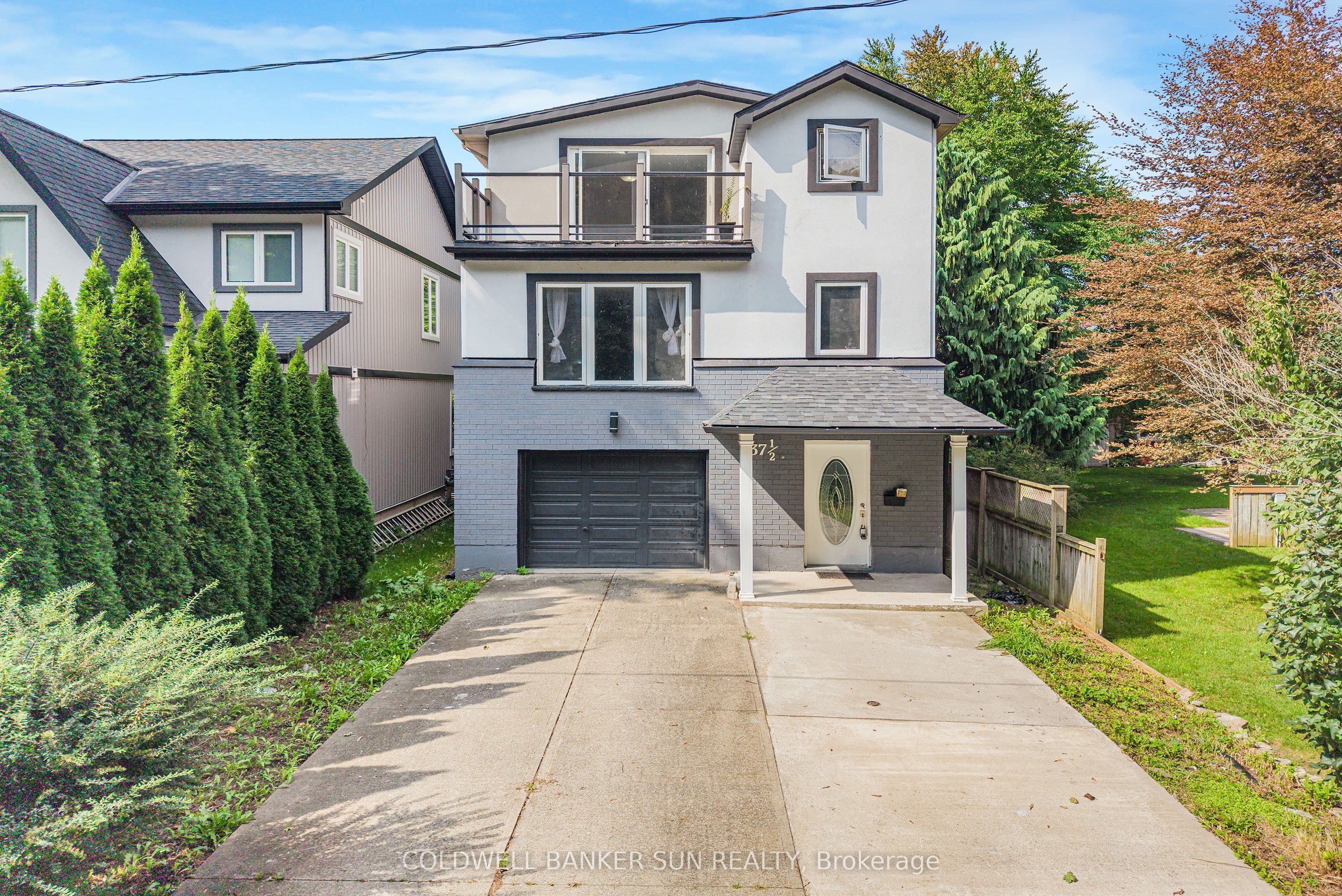 37 1/2 Cumberland Street, St. Catharines, ON L2M 1E4