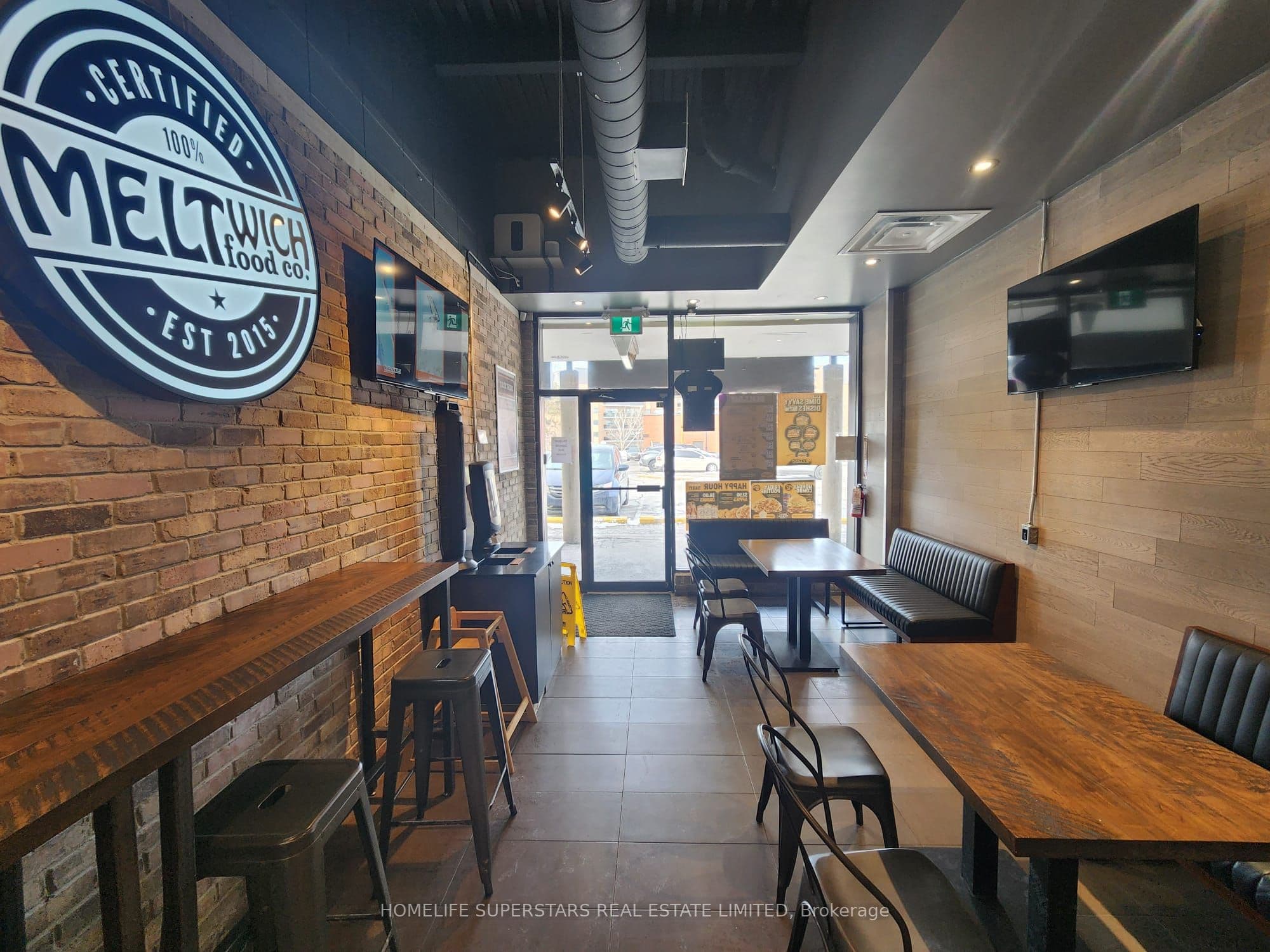 400 Scott Street C9, St. Catharines, ON L2M 3W4
