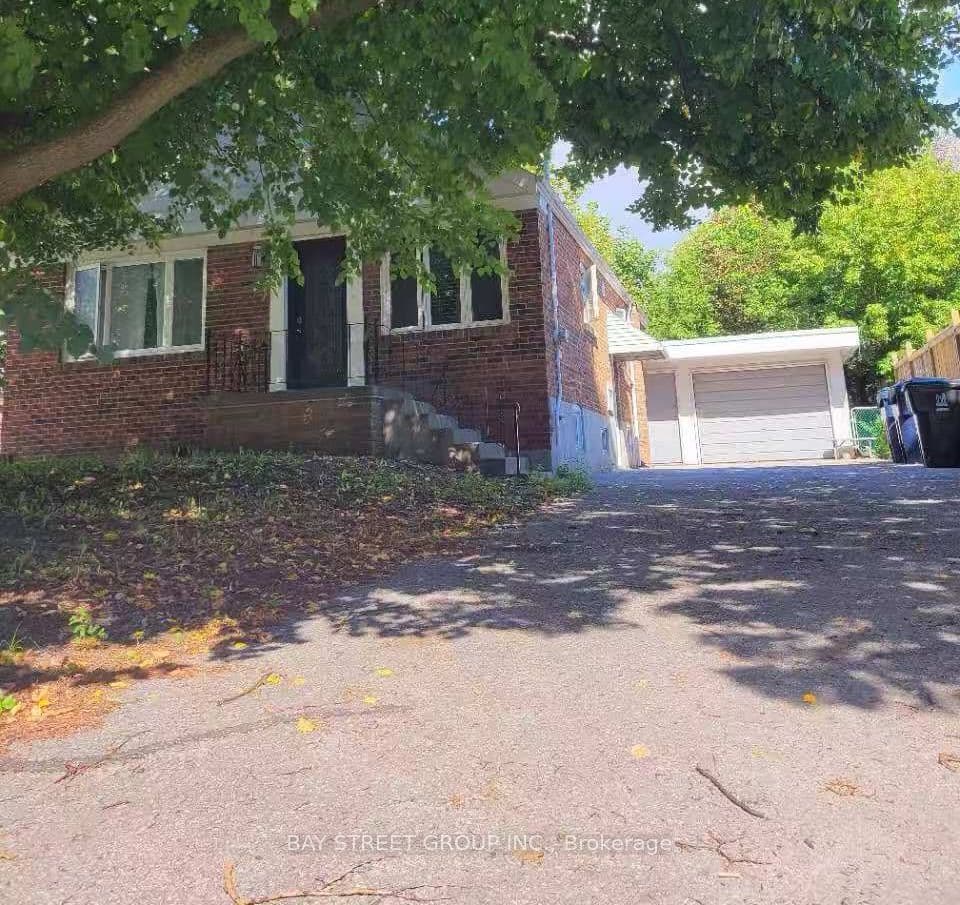 182 Phyllis Avenue, Toronto, ON M1M 1Y8