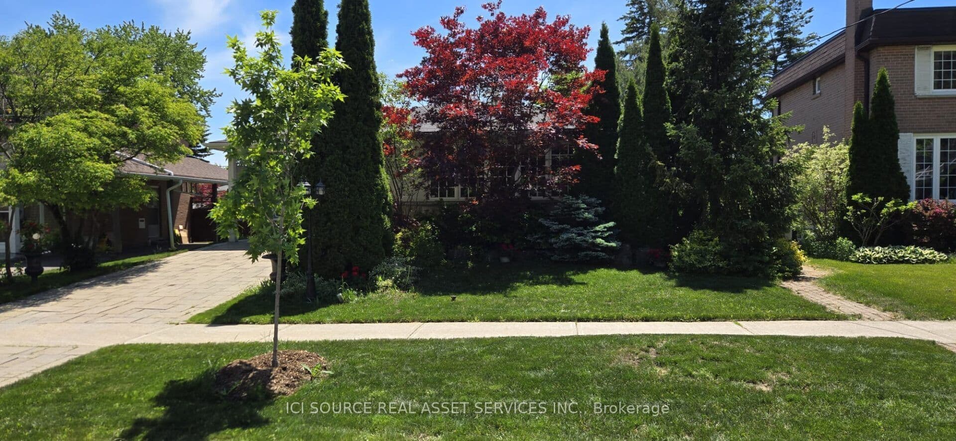 249 Major Mackenzie Drive E 204, Richmond Hill, ON L4C 9M8