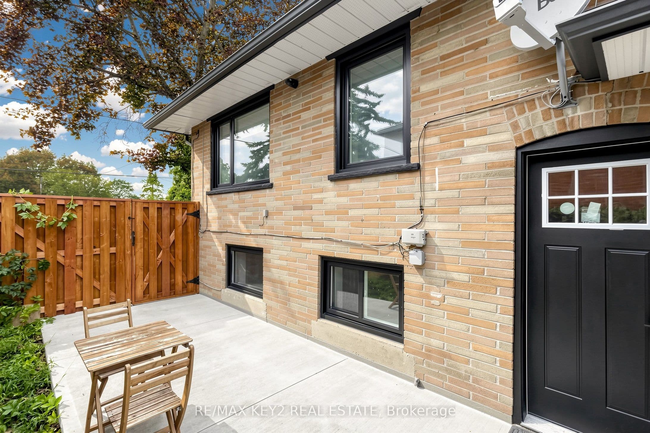 707 Walnut Street W Bsmt, Whitby, ON L1N 2W9
