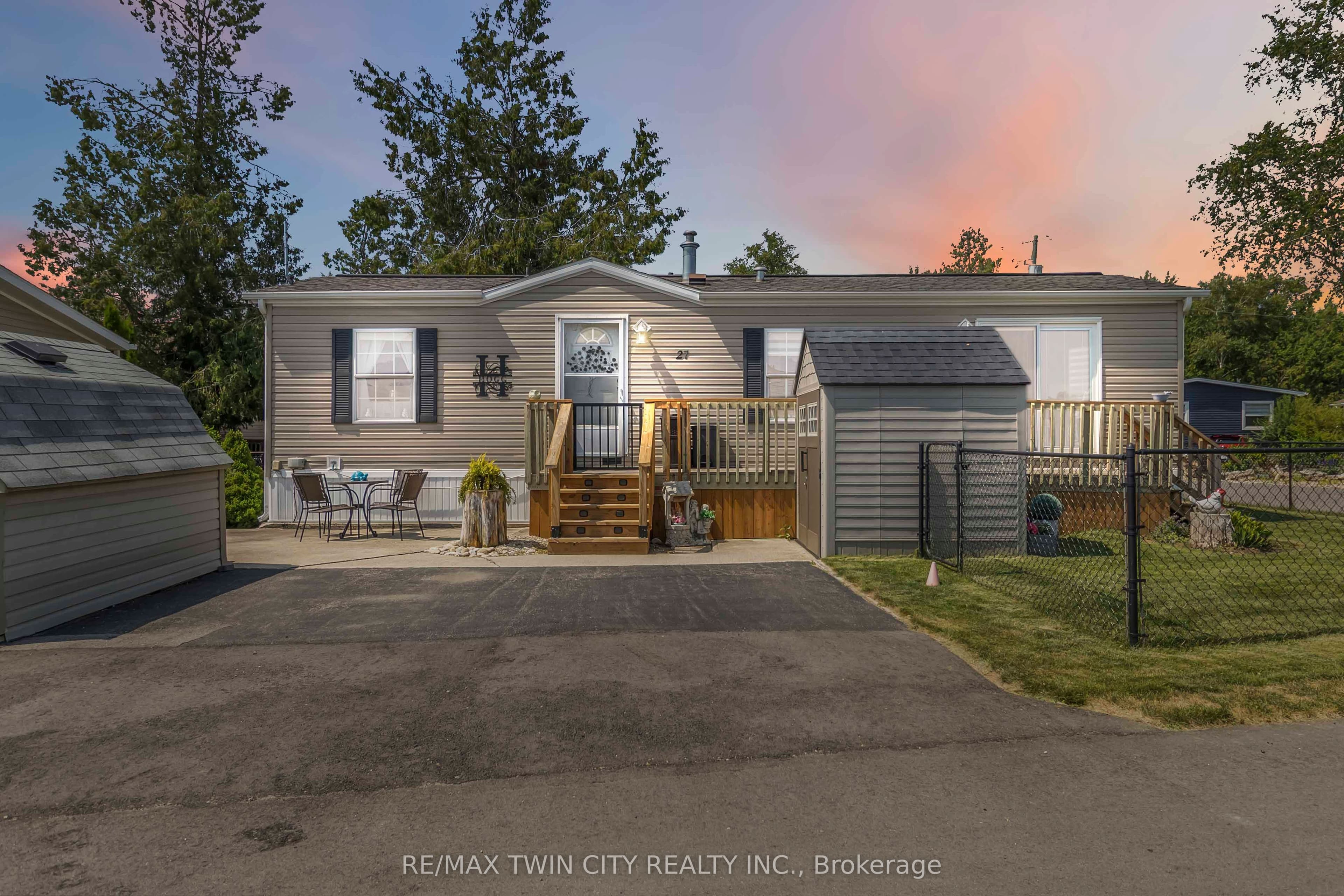 27 Elm Street, Puslinch, ON N1H 6H9