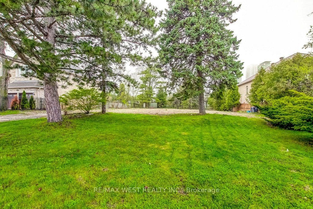 Part Lot 2 Fairview Road W, Mississauga, ON L5B 1K7