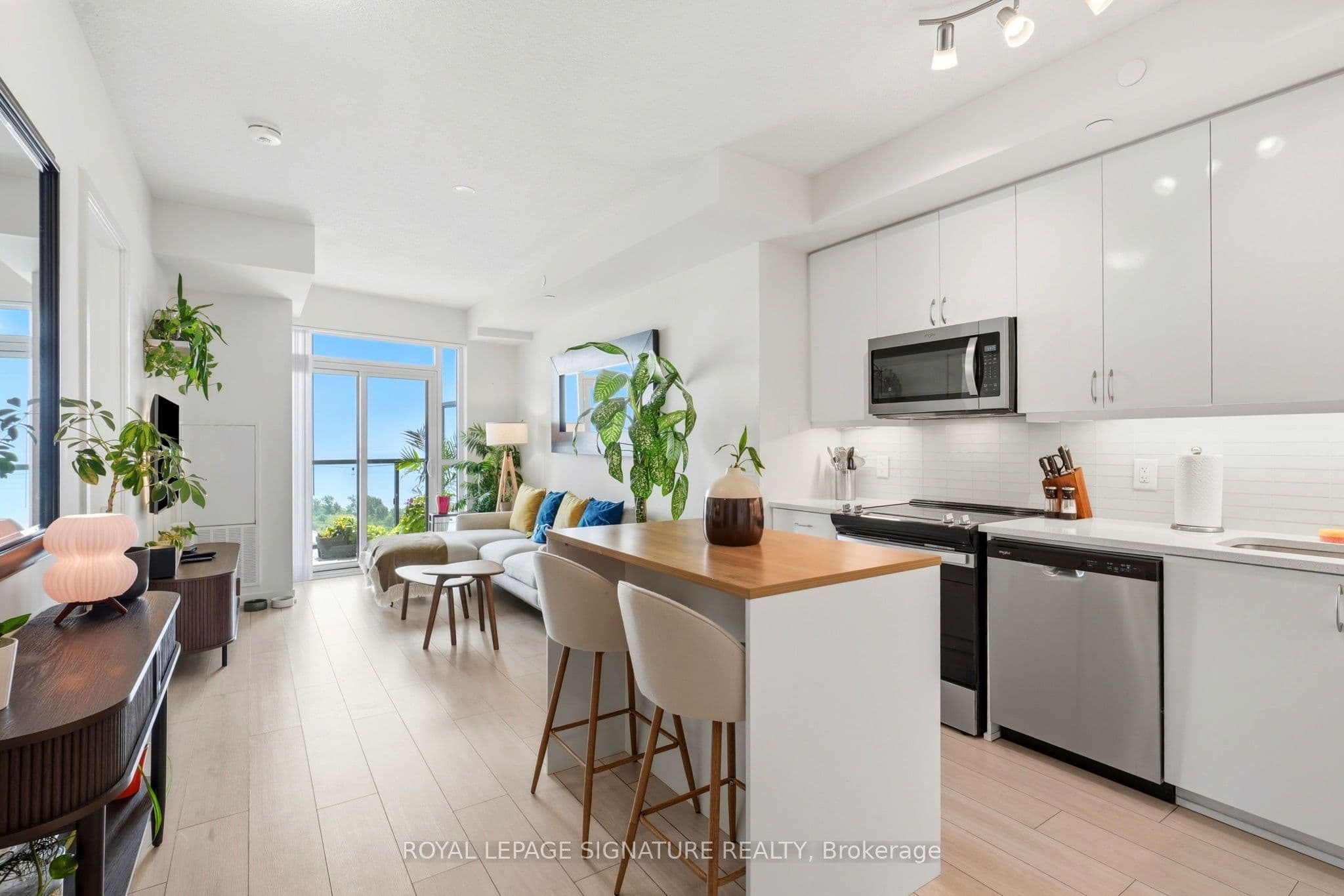 38 Annie Craig Drive 2403, Toronto, ON M8V 0G9