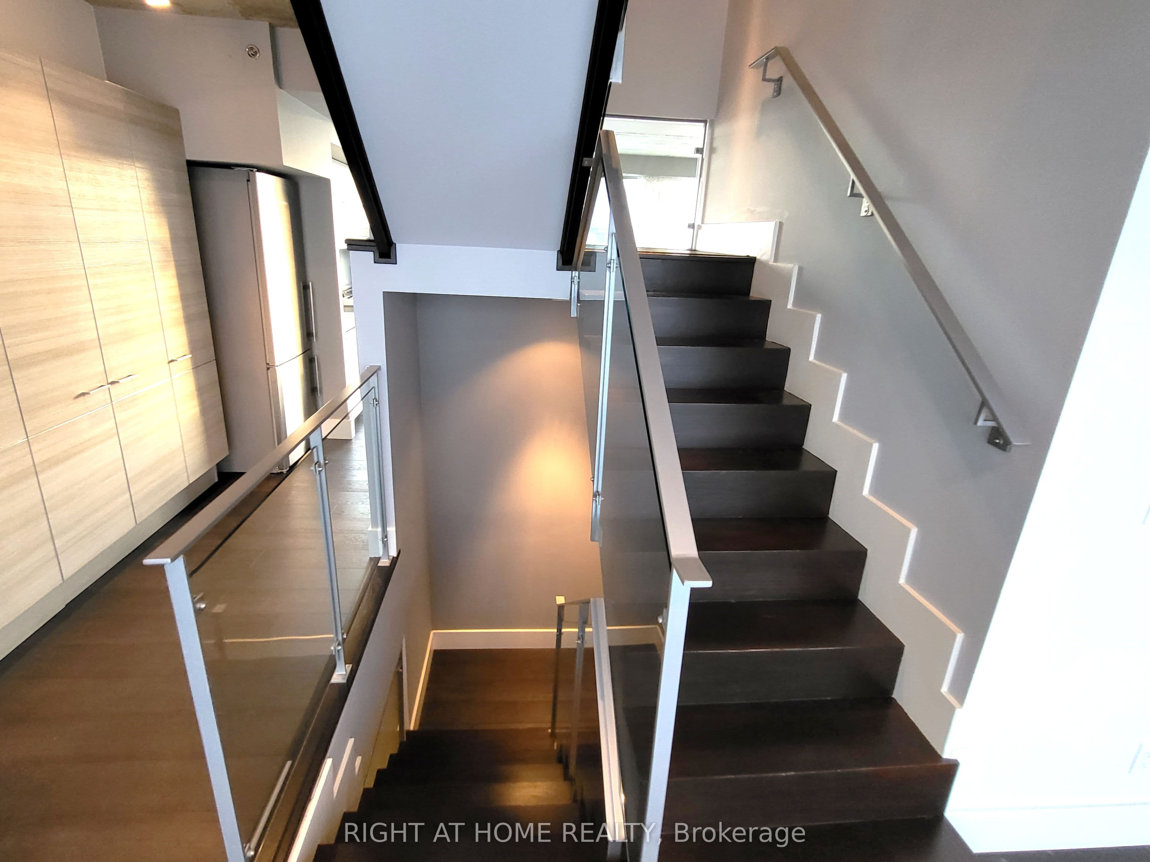 55 Stewart Street PH1027, Toronto, ON M5V 2V1