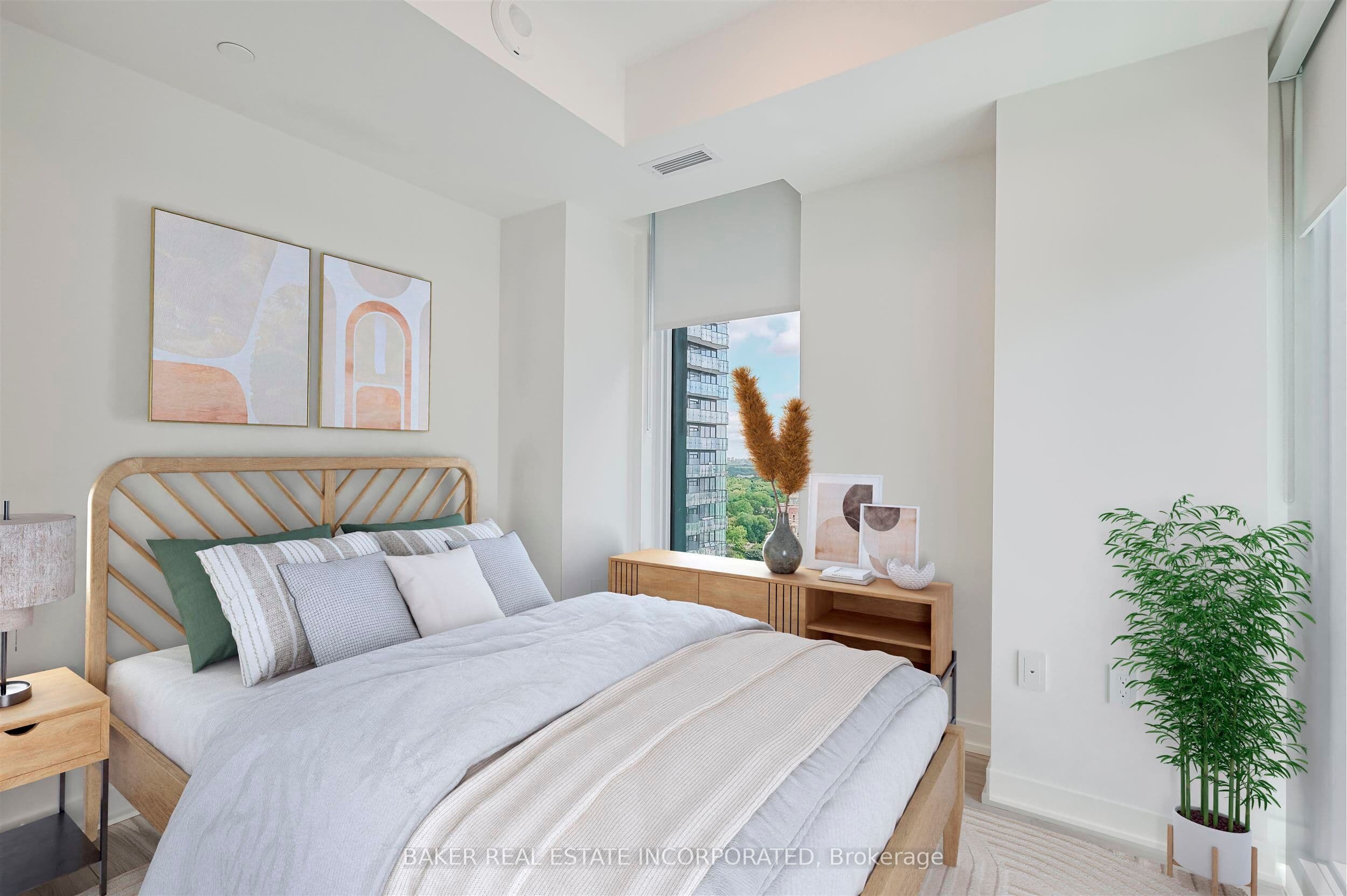 223 Redpath Avenue 3402, Toronto, ON M4P 0E8