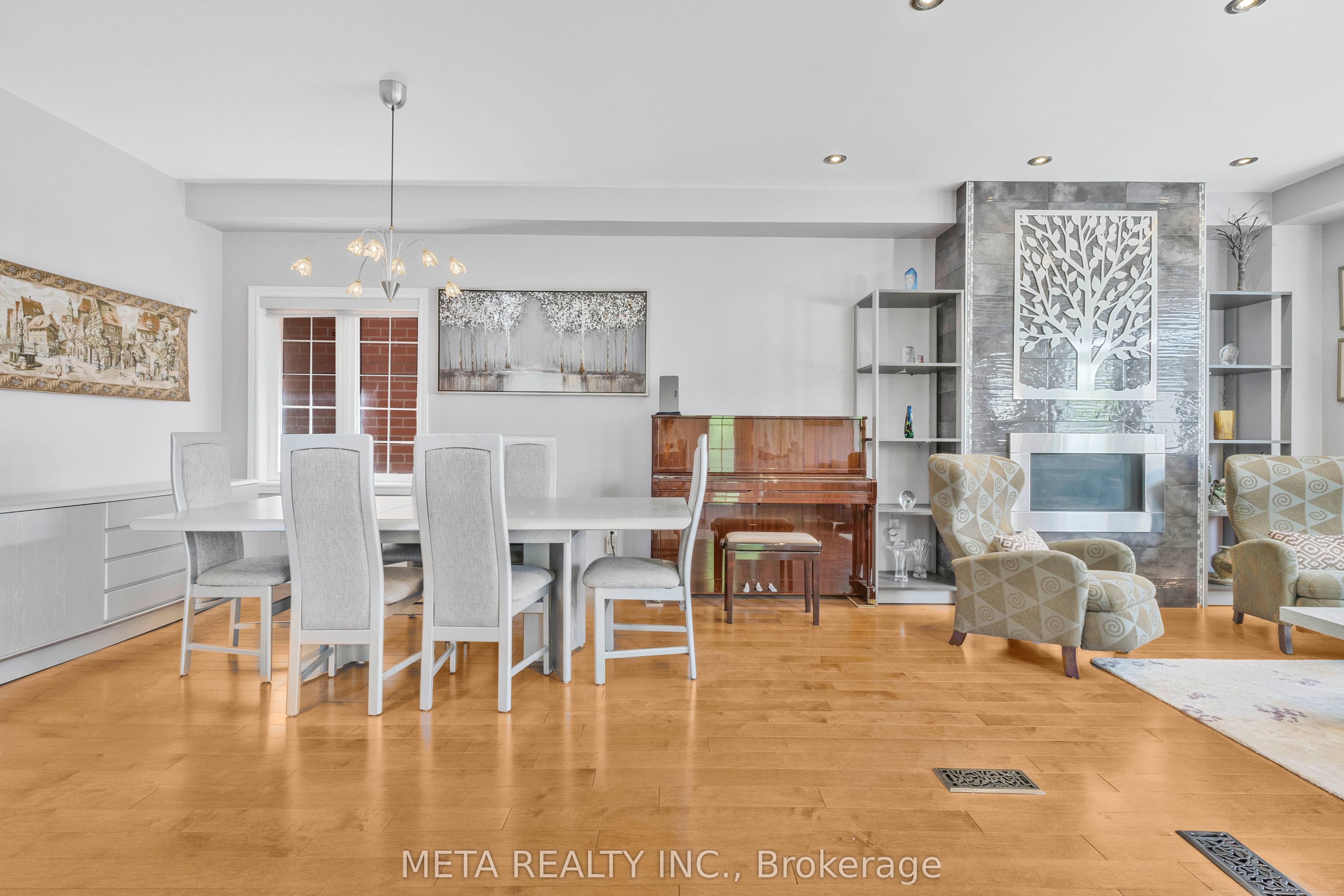 25 Crispin Court, Markham, ON L3R 4G6