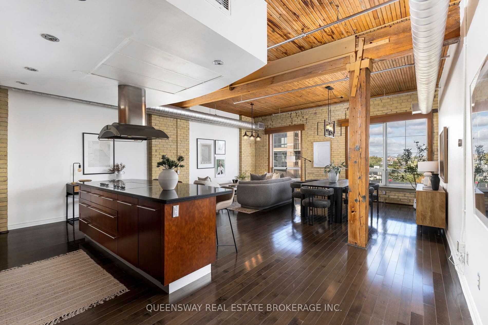 781 King Street W 602, Toronto, ON M5V 3L5