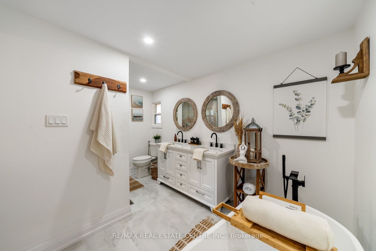 1 Cedar Drive, Caledon, ON L7K 1H4
