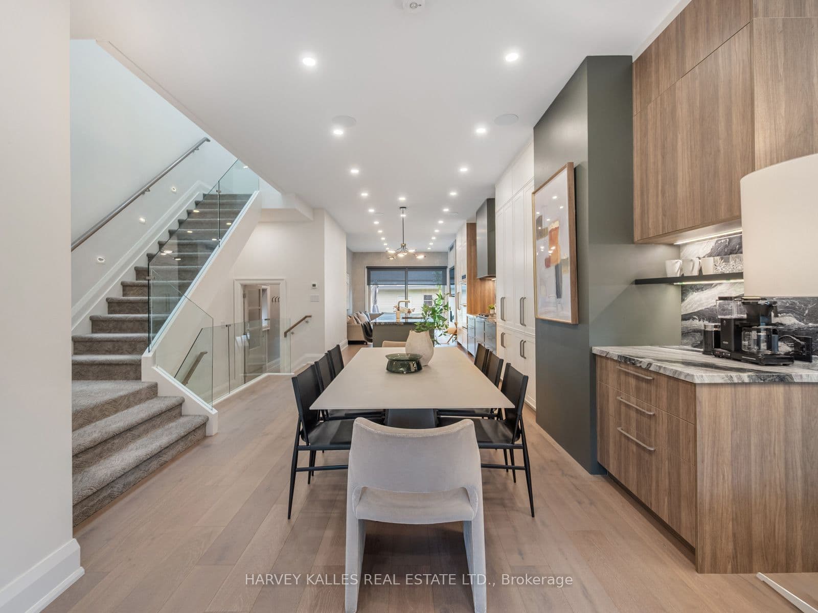 381 Glenholme Avenue, Toronto, ON M6E 3E6