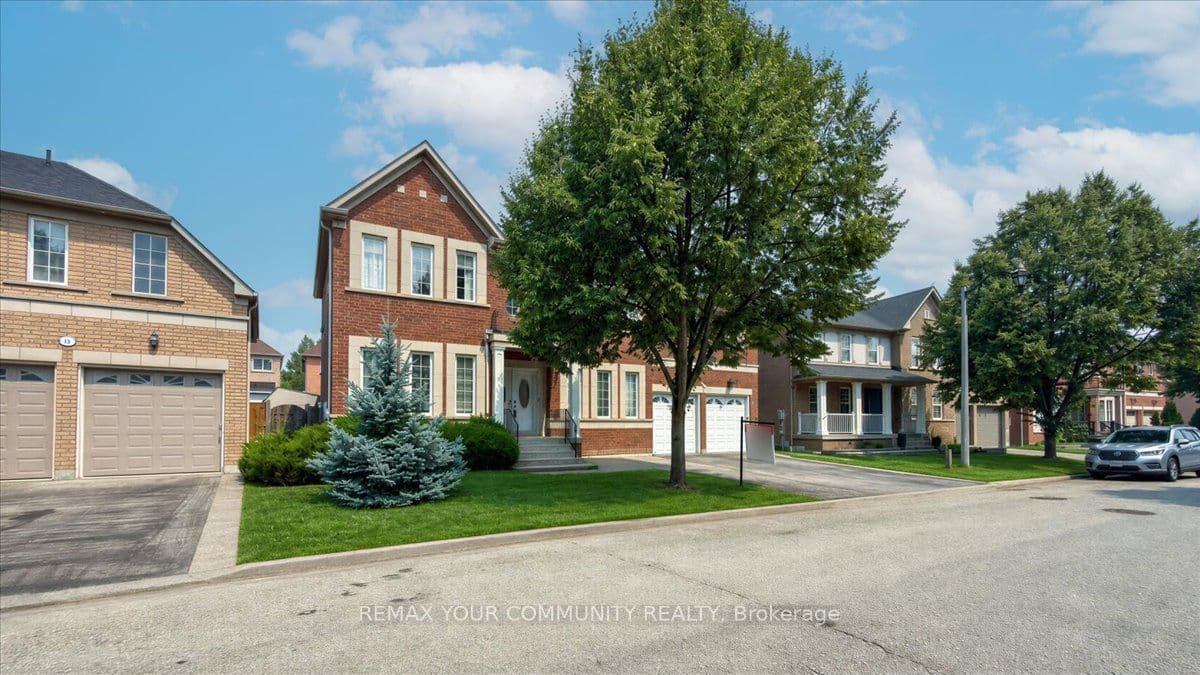 8 Westacott Avenue, Ajax, ON L1T 4H6
