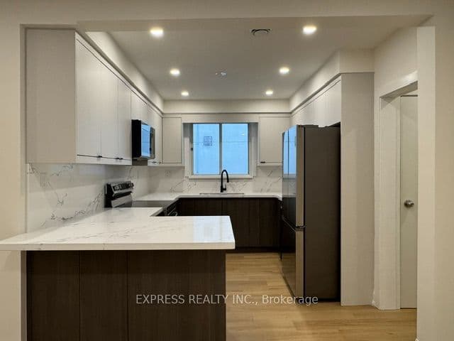1328 Avenue Road 2, Toronto, ON M5N 2G9