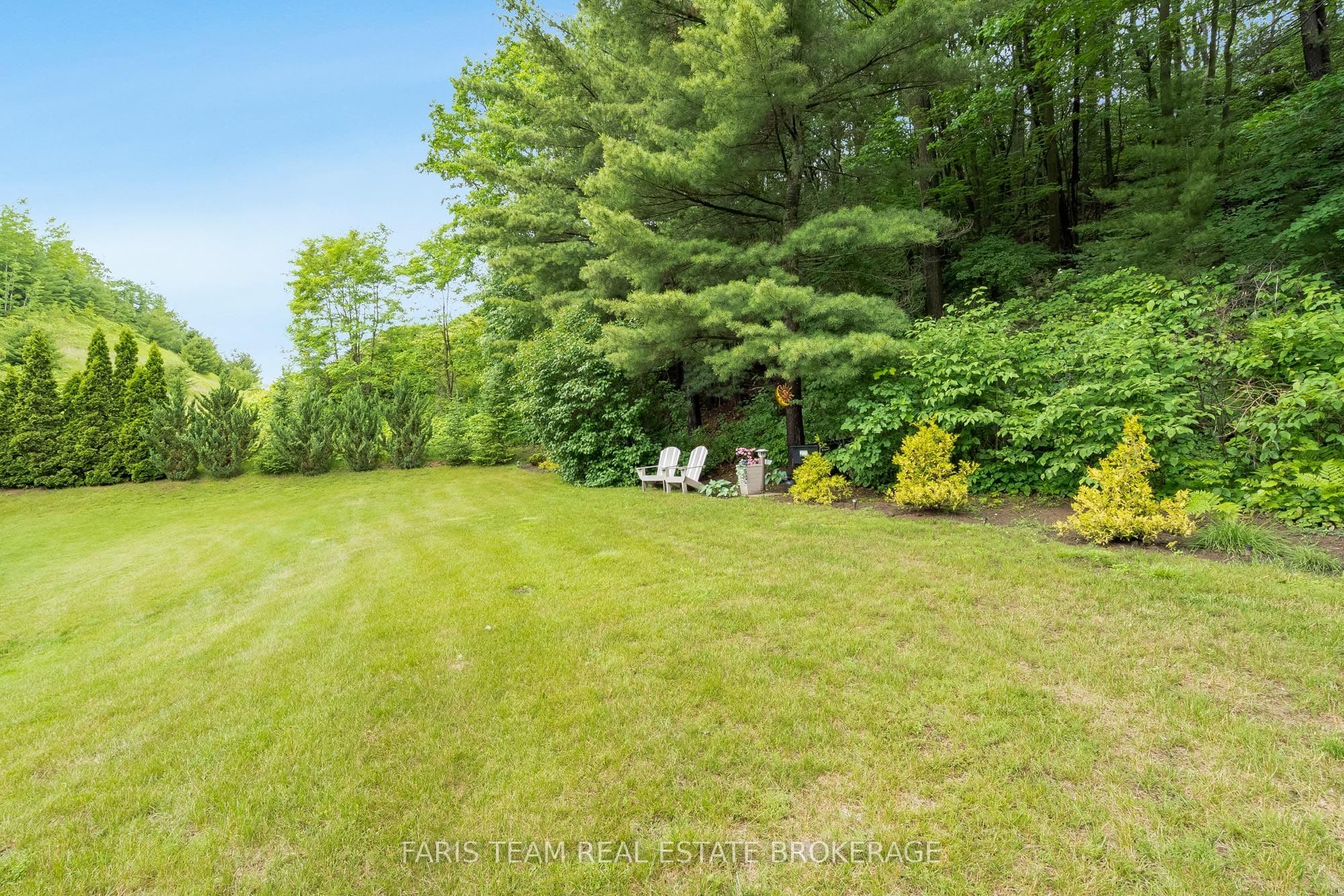1 Rigby Drive, Wasaga Beach, ON L9Z 1J1