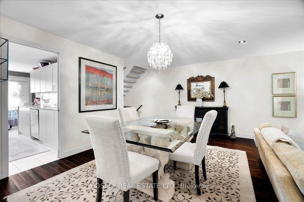 18 Doncrest Road 11, Toronto, ON M4K 1R8