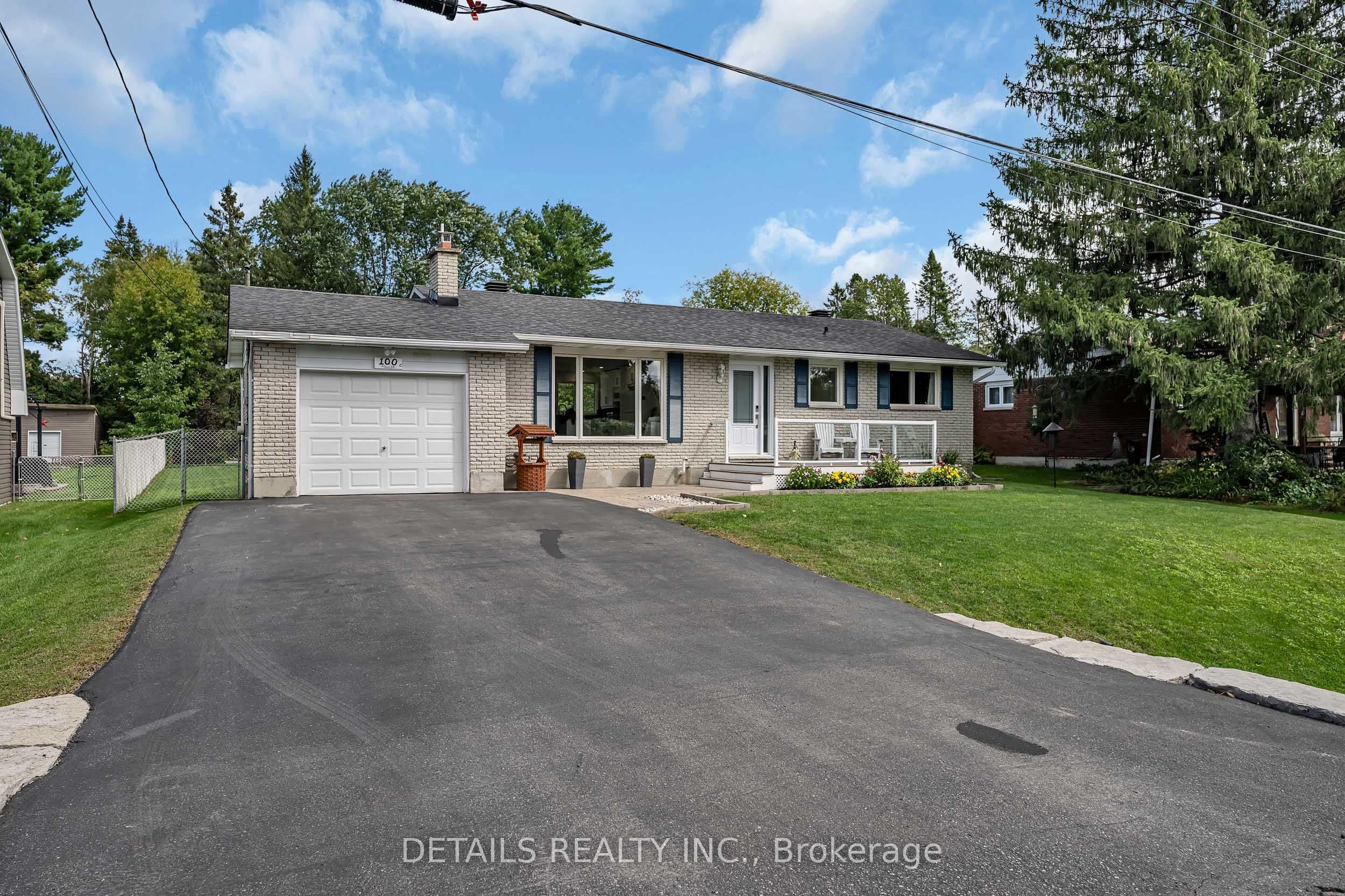 100 Fowler Street S, Stittsville - Munster - Richmond, ON K0A 2Z0