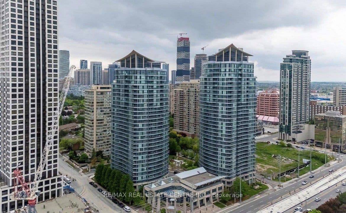 33 Elm Drive E 1010, Mississauga, ON L5B 4M2