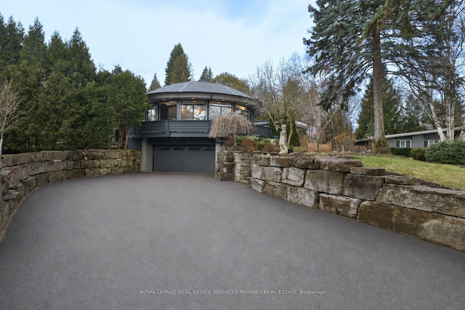 1352 Nocturne Court, Mississauga, ON L5H 2L8